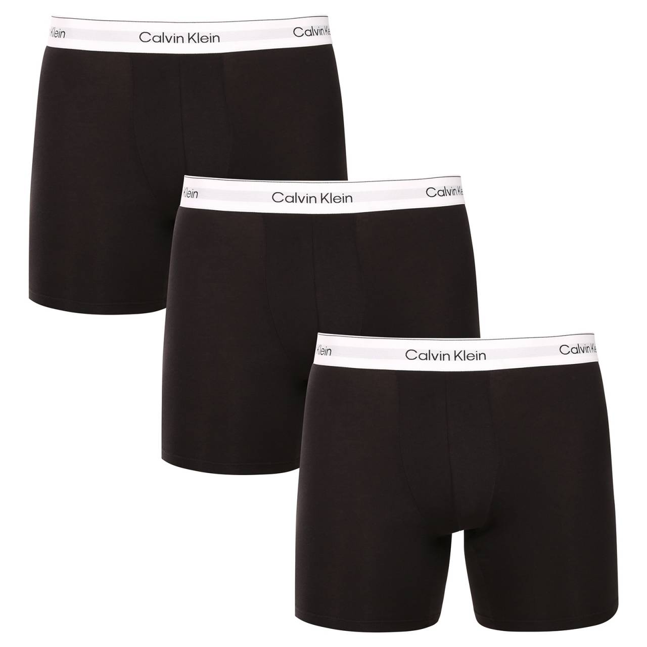 3PACK pánske boxerky Calvin Klein čierne (NB4394-UB1) XL, trenky.
Užívajte si maximálne pohodlie a luxus s pánskymi boxerkami Calvin Klein.
Kvalitný materiál pre celodenné pohodlie
Tieto boxerky sú vyrobené z prvotriednej zmesi bavlny a elastanu.
Elegantný dizajn a praktický strih
Tkaná guma s kontrastným logom Calvin Klein vytvárajú štýlový a nadčasový vzhľad.
Prečo si zamilujete boxerky Calvin Klein

Prvotriedny materiál: Kombinácia bavlny a elastanu zaručuje mäkkosť, priedušnosť a elasticitu pre maximálne pohodlie počas celého dňa.


Štýlový dizajn: Ikonické logo Calvin Klein s vyšívanou gumou dodáva boxerkám elegantný vzhľad vhodný na každú príležitosť.


Praktický strih: dlhšie nohavice a prispôsobivý strih poskytujú väčšie pohodlie a voľnosť pohybu, ideálne na bežné nosenie, do práce aj na voľný čas.

Spodnú bielizeň Calvin Klein milujú ľudia na celom svete
Pánska spodná bielizeň Calvin Klein patrí k stáliciam módneho priemyslu.
Ako sa starať o boxerky Calvin Klein
Aby si vaše nové boxerky zachovali svoj vzhľad a kvalitu čo najdlhšie, dodržiavajte tieto jednoduché pokyny:

Pranie: Perte ich pri maximálnej teplote 30 °C.


Sušenie: Sušenie v bubnovej sušičke sa neodporúča - najlepšou voľbou je sušenie na vzduchu.


Žehlenie: Boxerky nie je potrebné žehliť, čím ušetríte čas a námahu.

Tip: Hľadanie obľúbenej spodnej bielizne môže byť beh na dlhé trate, preto chceme, aby vám obľúbené kúsky dlho vydržali.