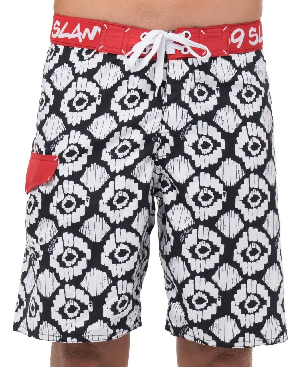 Moške kopalke 69SLAM IKAT DIAMOND (SLLIKD-PM) XL.
Uživajte v poletju v polni meri s kopalkami 69SLAM - idealno izbiro za tiste, ki iščejo največje udobje, funkcionalnost in prepoznaven slog.
Lahka, hitro sušeča se in pripravljena na akcijo
Kopalke so izdelane iz 100-odstotnega poliestra, ki je idealen material za zabavo v vodi in aktivno gibanje.
Praktičen kroj in premišljene podrobnosti
Klasičen kroj zagotavlja udobno prileganje in zadostno pokritost.
V čem je blagovna znamka 69SLAM posebna?
Blagovna znamka 69SLAM izvira z Balija in je simbol svobode, ustvarjalnosti in nebrzdanega življenjskega sloga.
Kako skrbeti za kopalke:

Pralnica: Kopalke lahko operete ročno ali v pralnem stroju na nežnem programu pri 30 °C.
Sušenje: Ne sušite ga v sušilniku.
Likanje: Kopalk ne likate - material tega ne potrebuje, visoke temperature pa bi ga lahko poškodovale.