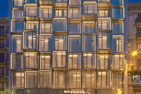 Španielsko Barcelona H10 Cubik 8 dňový pobyt Raňajky Letecky Letisko: Bratislava May 2026 (28/05/26- 4/06/26)