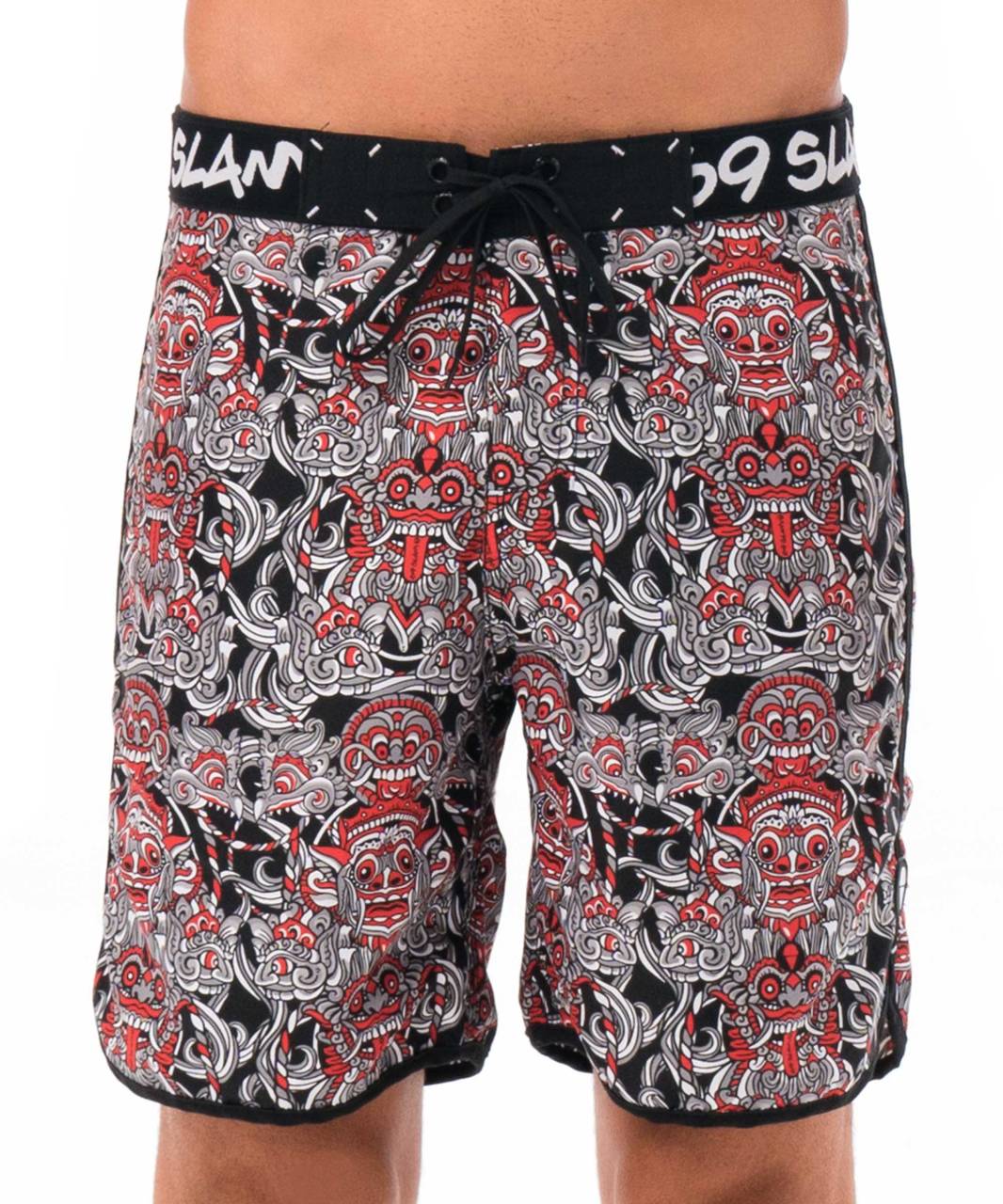 Pánske plavky 69SLAM TOTEM MASK (SSLTMS-PM) 38.
Vychutnajte si leto naplno s plavkami od 69SLAM – ideálnou voľbou pre každého, kto hľadá maximálne pohodlie, funkčnosť a výrazný štýl.
Ľahké, rýchloschnúce a pripravené na akciu
Plavky sú vyrobené zo 100 % polyesteru, ktorý je ideálnym materiálom pre vodné radovánky a aktívny pohyb.
Praktický strih a premyslené detaily
Klasický strih boardshort zaisťuje pohodlné nosenie a dostatočné zakrytie.
Čo robí značku 69SLAM výnimočnou?
Značka 69SLAM pochádza z Bali a je symbolom slobody, kreativity a neobmedzeného životného štýlu.
Ako sa starať o plavky:

Pranie: Plavky je ideálne prať ručne alebo v práčke na jemný cyklus pri 30 °C.
Sušenie: Nesušte v sušičke.
Žehlenie: Plavky nežehlite – materiál to nepotrebuje a vysoké teploty by ho mohli poškodiť.