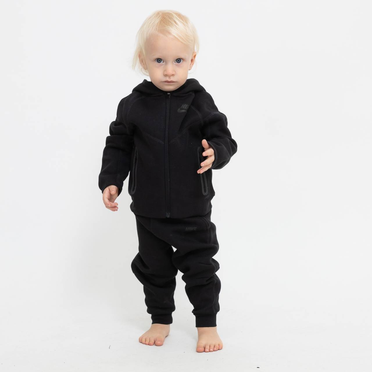 Nike nsw tech fleece fz set 74-80 cm.