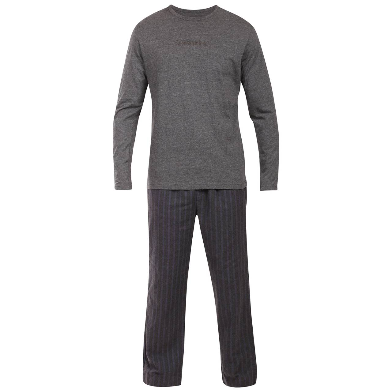 Pánske pyžamo Calvin Klein viacfarebné (NM2955-33G) XL.
Aj keď oddychujete, zaslúžite si štýl.
Prémiový materiál pre maximálne pohodlie
Pyžamy Calvin Klein sú vyrobené z vysoko kvalitnej bavlny s elastanom.
Elegantný strih a praktický dizajn
Pyžamo Calvin Klein sa skladá z trička s dlhými rukávmi a dlhých nohavíc s klasickou gumou.
Prečo si zamilujete pyžamo Calvin Klein

Prémiový komfort: Mäkký a pružný materiál zaisťuje maximálny komfort pri spánku alebo relaxácii doma.
Elegantný dizajn: Nadčasový vzhľad s dlhými rukávmi a hladkým povrchom bez zbytočných nápisov, ideálny pre mužov, ktorí chcú vyzerať dobre aj doma.
Kvalita značky: Pyžamy od ikonické značky Calvin Klein kombinujú štýl, funkčnosť a odolnosť.

Spodná bielizeň Calvin Klein je obľúbená u ľudí po celom svete
Výnimočná spodná bielizeň Calvin Klein je základom módneho priemyslu.
Ako sa starať o pánske pyžamy Calvin Klein
Aby vaše obľúbené spodné prádlo vydržalo čo najdlhšie, odporúčame dodržiavať tieto pokyny na údržbu.

Pranie: Práť pri 30 °C.
Sušenie: Pyžamo je vhodné sušiť v sušičke, ale odporúčame použiť jemný program pri nízkej teplote.
Žehlenie: Nežehlite.

 
Tip: Nájdenie obľúbeného spodného prádla môže byť niekedy zdĺhavý proces, preto chceme, aby vaše obľúbené kúsky vydržali čo najdlhšie.