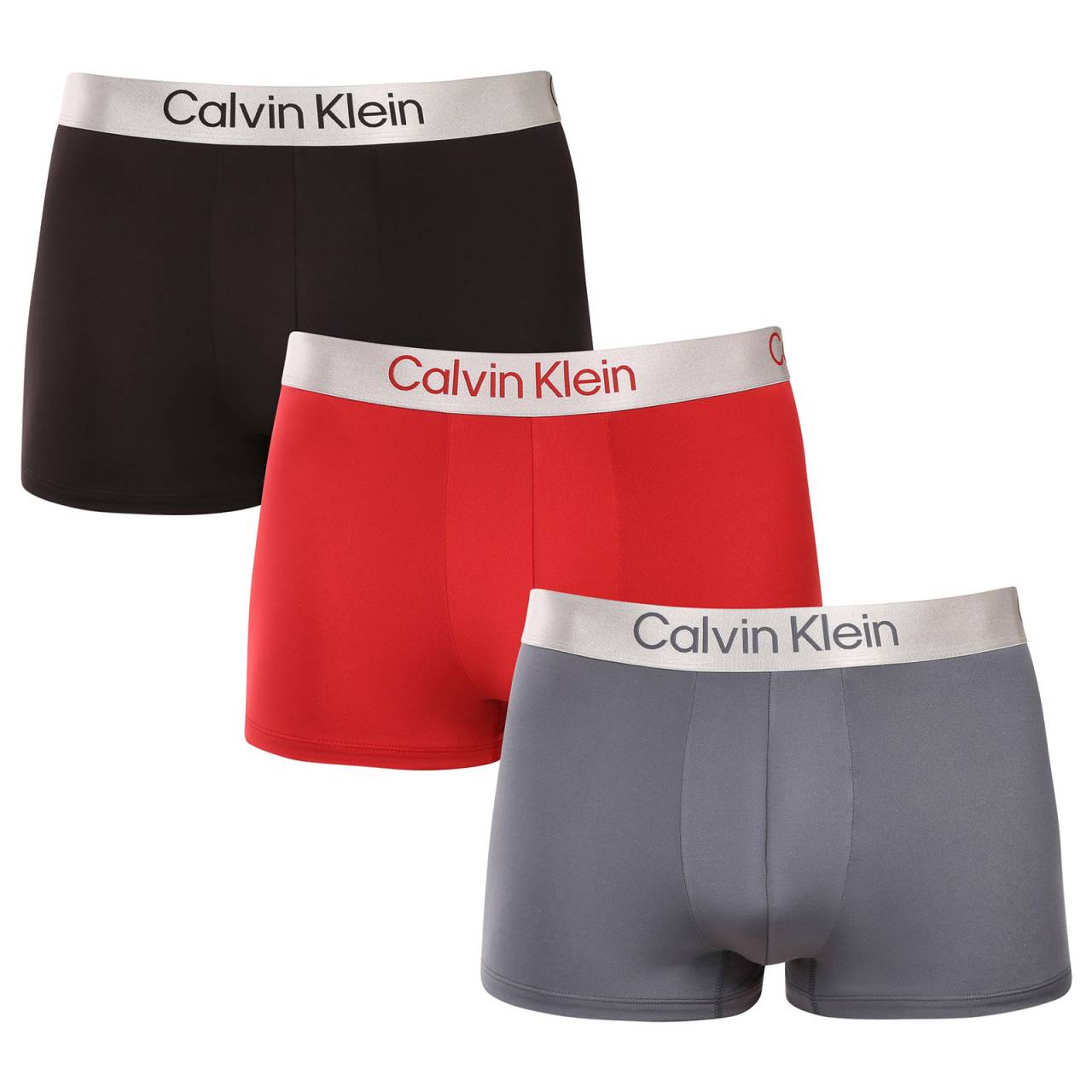 3PACK pánske boxerky Calvin Klein viacfarebné (NB4269-0GU) M, trenky.
Chcete boxerky, ktoré ponúkajú maximálne pohodlie, moderný dizajn a špičkovú kvalitu?
Prvotriedny materiál pre celodenné pohodlie
Tieto boxerky sú vyrobené z kombinácie polyesteru a elastanu, čo poskytuje dokonalú kombináciu mäkkosti, pružnosti a odolnosti.
Moderný dizajn a dokonalý strih
Minimalistický vzhľad s elastickým pásom dopĺňa logo Calvin Klein, ktoré dodáva boxerkám luxusný a sofistikovaný štýl.
Prečo si boxerky Calvin Klein zamilujete?

Ľahký a priedušný materiál: Ideálne na každodenné nosenie aj náročné športové aktivity.
Dlhšia nohavička: Poskytuje lepšie krytie a oporu, nezhrňuje sa a neškrtí.
Rýchloschnúce a odolné: Ideálne na aktívny životný štýl.
Nadčasový dizajn: minimalistický dizajn a luxusný vzhľad značky Calvin Klein.

Spodnú bielizeň Calvin Klein milujú ľudia na celom svete.
Pánska spodná bielizeň Calvin Klein patrí k stáliciam módneho priemyslu.
Ako sa starať o boxerky?
Aby si vaše boxerky zachovali dokonalý tvar a kvalitu čo najdlhšie, dodržiavajte tieto pokyny:

Praní: Doporučujeme prát na 30 °C s jemným pracím prostředkem.
Žehlení: Nedoporučuje se, aby nedošlo k poškození materiálu.
Sušenie: Sušenie v sušičke sa neodporúča, radšej sušte voľne na vzduchu.

Tip: Nájsť ten správny kus spodnej bielizne, ktorý vám dokonale padne, môže byť náročné.