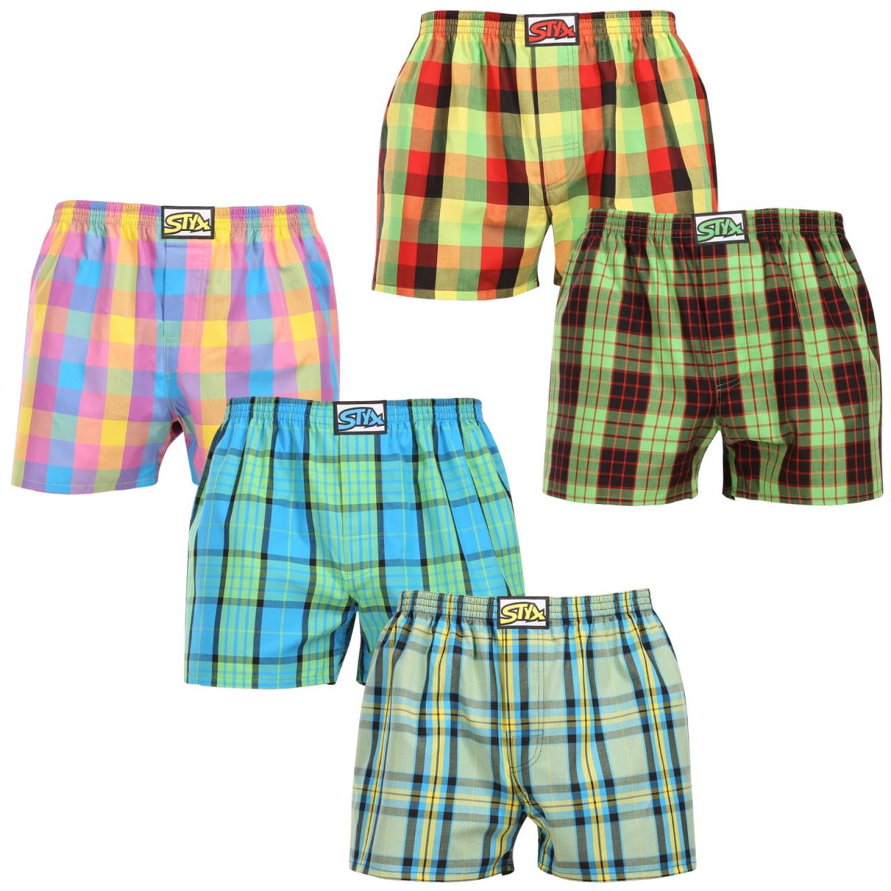 5PACK pánske trenky Styx klasická guma nadrozmer viacfarebné (5E110105) 4XL, trenírky.
Doprajte si štýl a pohodlie s pánskymi šortkami Styx v pestrých farbách a originálnom dizajne.
Mäkký materiál pre celodenné pohodlie
Šortky Styx sú vyrobené zo 100 % bavlny, ktorá ponúka mäkkosť a priedušnosť aj pri celodennom nosení.
Originálny dizajn a pohodlné nosenie
Šortky Styx vnesú do vášho šatníka hravosť a jedinečný štýl vďaka odvážnym farbám a originálnym potlačiam.
Prečo si zaobstarať šortky Styx?

Vyrobené v Českej republike s dôrazom na kvalitu a precíznosť.


Materiál zo 100 % bavlny pre mäkkosť a pohodlie.


Originálne a zábavné vzory, ktoré vás odlíšia.

Kvalita z Českej republiky, to je spodná bielizeň Styx
Spodná bielizeň Styx sa kompletne vyrába v Českej republike.
Ako sa starať o šortky Styx
Ak chcete zachovať kvalitu a pohodlie svojich šortiek, postupujte podľa týchto pokynov:

Pranie: Perte pri maximálnej teplote 30 °C, aby ste zachovali intenzívne farby a mäkkosť bavlny.


Sušenie: Neodporúčame sušenie v bubnovej sušičke, radšej ich nechajte voľne uschnúť na vzduchu.


Žehlenie: Šortky môžete žehliť pri nízkej teplote, aby mali hladký vzhľad.

Tip: Staňte sa expertom na údržbu spodnej bielizne vďaka tipom v našom článku a doprajte svojim obľúbeným kúskom starostlivosť, akú si zaslúžia.