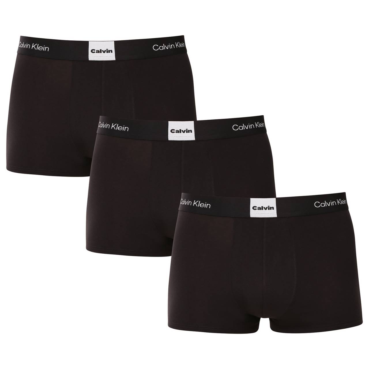 3PACK pánske boxerky Calvin Klein čierne (NB4476-UB1) L, trenky.
Chcete boxerky, ktoré ponúkajú maximálne pohodlie, moderný dizajn a špičkovú kvalitu?
Prvotriedny materiál pre celodenné pohodlie
Tieto boxerky sú vyrobené z kombinácie polyesteru a elastanu, čo poskytuje dokonalú kombináciu mäkkosti, pružnosti a odolnosti.
Moderný dizajn a dokonalý strih
Minimalistický vzhľad s elastickým pásom dopĺňa logo Calvin Klein, ktoré dodáva boxerkám luxusný a sofistikovaný štýl.
Prečo si boxerky Calvin Klein zamilujete?

Ľahký a priedušný materiál: Ideálne na každodenné nosenie aj náročné športové aktivity.
Dlhšia nohavička: Poskytuje lepšie krytie a oporu, nezhrňuje sa a neškrtí.
Rýchloschnúce a odolné: Ideálne na aktívny životný štýl.
Nadčasový dizajn: minimalistický dizajn a luxusný vzhľad značky Calvin Klein.

Spodnú bielizeň Calvin Klein milujú ľudia na celom svete.
Pánska spodná bielizeň Calvin Klein patrí k stáliciam módneho priemyslu.
Ako sa starať o boxerky?
Aby si vaše boxerky zachovali dokonalý tvar a kvalitu čo najdlhšie, dodržiavajte tieto pokyny:

Praní: Doporučujeme prát na 30 °C s jemným pracím prostředkem.
Žehlení: Nedoporučuje se, aby nedošlo k poškození materiálu.
Sušenie: Sušenie v sušičke sa neodporúča, radšej sušte voľne na vzduchu.

Tip: Nájsť ten správny kus spodnej bielizne, ktorý vám dokonale padne, môže byť náročné.