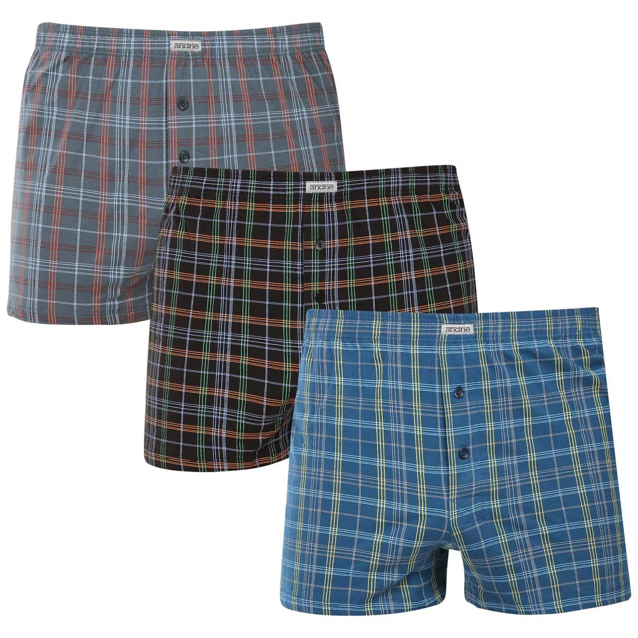 3PACK Herren Boxershorts Andrie mehrfarbig (PS 5862) XXL.
Ergänzen Sie Ihre Garderobe um ein bequemes und stilvolles Stück.
Hochwertiges Material für ganztägigen Komfort
Die Andrie-Shorts sind aus 100 % Baumwolle gefertigt, die weich und atmungsaktiv ist.
Elegantes Design und bequeme Passform
Die Shorts haben subtile Muster in verschiedenen Farben, die Ihrer Garderobe einen modernen und originellen Look verleihen.
Warum eine Andrie-Shorts?

Das Material aus 100% Baumwolle sorgt für Weichheit und Komfort.


Klassische , lockere Passform für maximalen Komfort.


Dezentes Design, das für jede Gelegenheit geeignet ist.

Andrie bietet tschechische Unterwäsche für Männer, die wissen, was sie wollen
Die Herren-Shorts Andrie zeichnen sich durch ihre angenehmen Materialien und die Qualität der Verarbeitung aus.
Pflege von Andrie's Shorts
Befolgen Sie diese einfachen Schritte, um die Qualität und den Komfort Ihrer Shorts zu erhalten:

Wäscherei: Waschen Sie es bei maximal 40 °C mit Feinwaschmitteln, damit das Material weich und die Muster intensiv bleiben.


Trocknen: Trocknen Sie die Shorts nicht im Trockner, wir empfehlen, sie an der Luft trocknen zu lassen.


Bügeln: Für ein glattes Aussehen können Sie die Shorts bei niedriger Temperatur bügeln.

Tip: Werden Sie mit den Tipps in unserem Artikel zum Experten für die Pflege von Dessous und geben Sie Ihren Lieblingsstücken die Pflege, die sie verdienen.