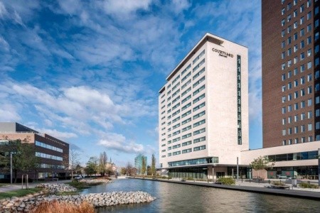 Česká republika Južná Morava Courtyard Brno 4 dňový pobyt Raňajky Vlastná March 2026 (22/03/26-25/03/26)