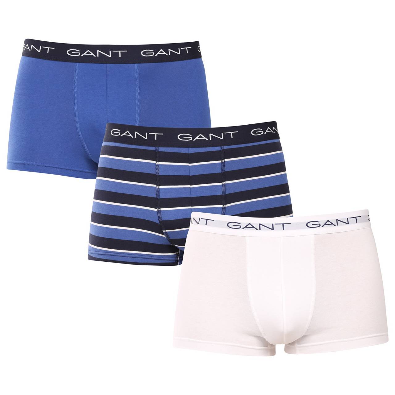 3PACK pánske boxerky Gant viacfarebné (902533023-407) XXL, trenky.
Stavte na pohodlie a nadčasový vzhľad s pánskymi boxerkami GANT v nadčasovej farebnej kombinácii.
Prvotriedny materiál pre každodenné pohodlie
Boxerky sú vyrobené z kvalitnej zmesi bavlny a elastanu.
Moderný dizajn do práce aj na večerné rande
Jednoduchý dizajn dopĺňa vytkávaná guma v páse s logom GANT, ktorý je mäkký a netlačí.
Prečo by ste určite mali vyskúšať boxerky GANT

Kvalitný materiál a pohodlný strih:Mäkká bavlna s elastanom zaručuje pohodlie a skvelý strih.
Štýlový minimalistický dizajn: Klasické farebné prevedenie a vyšívané elastické logo pôsobia elegantne a moderne.
Univerzálnosť: Ideálne na každodenné nosenie, do práce, na šport aj na voľný čas.

Spodná bielizeň GANT pre štýlových mužov
Od roku 1949 je značka GANT synonymom precízneho remeselného spracovania a kvalitných materiálov.
Ako sa starať o pánske boxerky GANT
Aby vám spodná bielizeň dlho vydržala v skvelom stave, odporúčame dodržiavať tieto tipy.

Perte: Per ich pri maximálnej teplote 40 °C.
Sušenie: Boxerky môžeš sušiť v sušičke - odporúčame nastaviť šetrný program na nižšiu teplotu.
Žehlenie: Ak je to potrebné, môžeš ich žehliť na nízku teplotu, ideálne naruby.

Tip: Nájsť ten správny kus spodnej bielizne, ktorý vám dokonale padne, môže byť náročné.