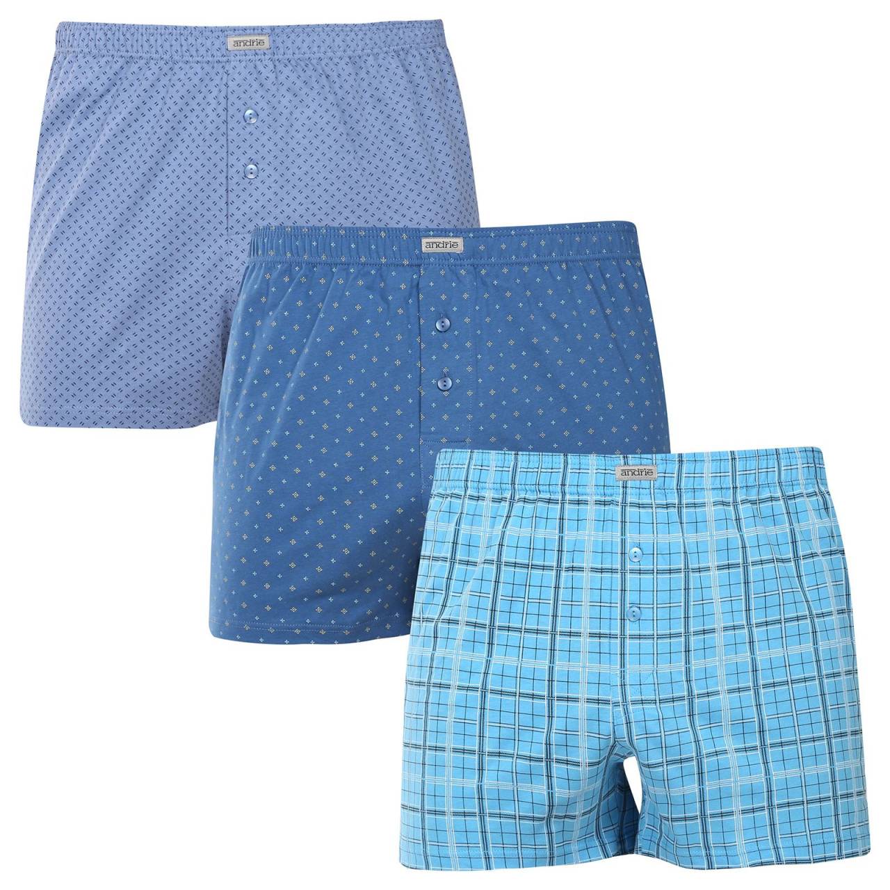3PACK Herren Boxershorts Andrie mehrfarbig (PS 5830) L.
Ergänzen Sie Ihre Garderobe um ein bequemes und stilvolles Stück.
Hochwertiges Material für ganztägigen Komfort
Die Andrie-Shorts sind aus 100 % Baumwolle gefertigt, die weich und atmungsaktiv ist.
Elegantes Design und bequeme Passform
Die Shorts haben subtile Muster in verschiedenen Farben, die Ihrer Garderobe einen modernen und originellen Look verleihen.
Warum eine Andrie-Shorts?

Das Material aus 100% Baumwolle sorgt für Weichheit und Komfort.


Klassische , lockere Passform für maximalen Komfort.


Dezentes Design, das für jede Gelegenheit geeignet ist.

Andrie bietet tschechische Unterwäsche für Männer, die wissen, was sie wollen
Die Herren-Shorts Andrie zeichnen sich durch ihre angenehmen Materialien und die Qualität der Verarbeitung aus.
Pflege von Andrie's Shorts
Befolgen Sie diese einfachen Schritte, um die Qualität und den Komfort Ihrer Shorts zu erhalten:

Wäscherei: Waschen Sie es bei maximal 40 °C mit Feinwaschmitteln, damit das Material weich und die Muster intensiv bleiben.


Trocknen: Trocknen Sie die Shorts nicht im Trockner, wir empfehlen, sie an der Luft trocknen zu lassen.


Bügeln: Für ein glattes Aussehen können Sie die Shorts bei niedriger Temperatur bügeln.

Tip: Werden Sie mit den Tipps in unserem Artikel zum Experten für die Pflege von Dessous und geben Sie Ihren Lieblingsstücken die Pflege, die sie verdienen.