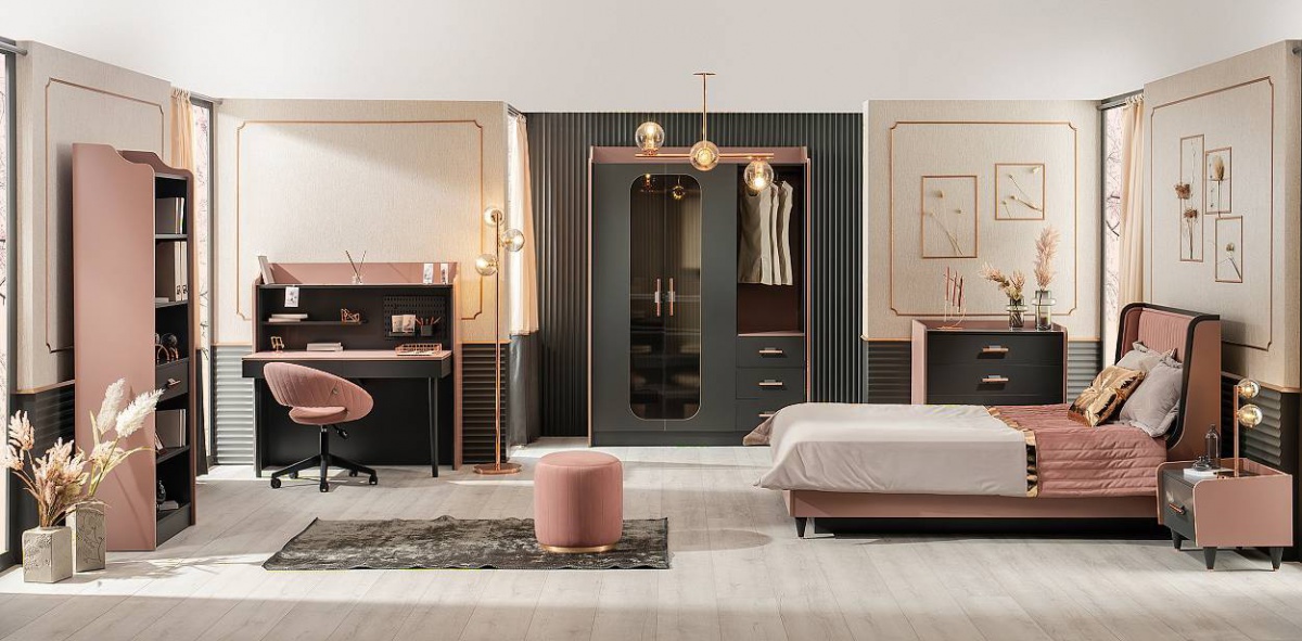 Študentská izba khalisa - ružová, čierna.

 

Táto izba nie je len miestom na oddych, ale aj inšpiratívnym priestorom na štúdium a kreativitu.

 

Nábytok je vyrobený z kvalitného lamina.

 

Táto izba je viac než len miestom na bývanie; je to priestor, kde sa sny stávajú realitou a kde sa každodenný život mení na nezabudnuteľné zážitky.

 

Kolekcia sa skladá z týchto dielov:



Čalúnená stolička Khalisa – ružová, čierna

Trojdverová šatníková skriňa s osvetlením Khalisa – ružová, čierna

Písací stôl so zásuvkami Khalisa – ružová, čierna

Zásuvková komoda Khalisa – ružová, čierna

Nočný stolík Khalisa – ružová, čierna

Knižnica Khalisa – ružová, čierna

Posteľ 120x200 s roštom a a úložný priestorom Khalisa – ružová, čierna


 


Nábytok sa dodáva v demonte.

 

Všetok nábytok z kolekcie Khalisa nájdete nižšie v súvisiacich produktoch.