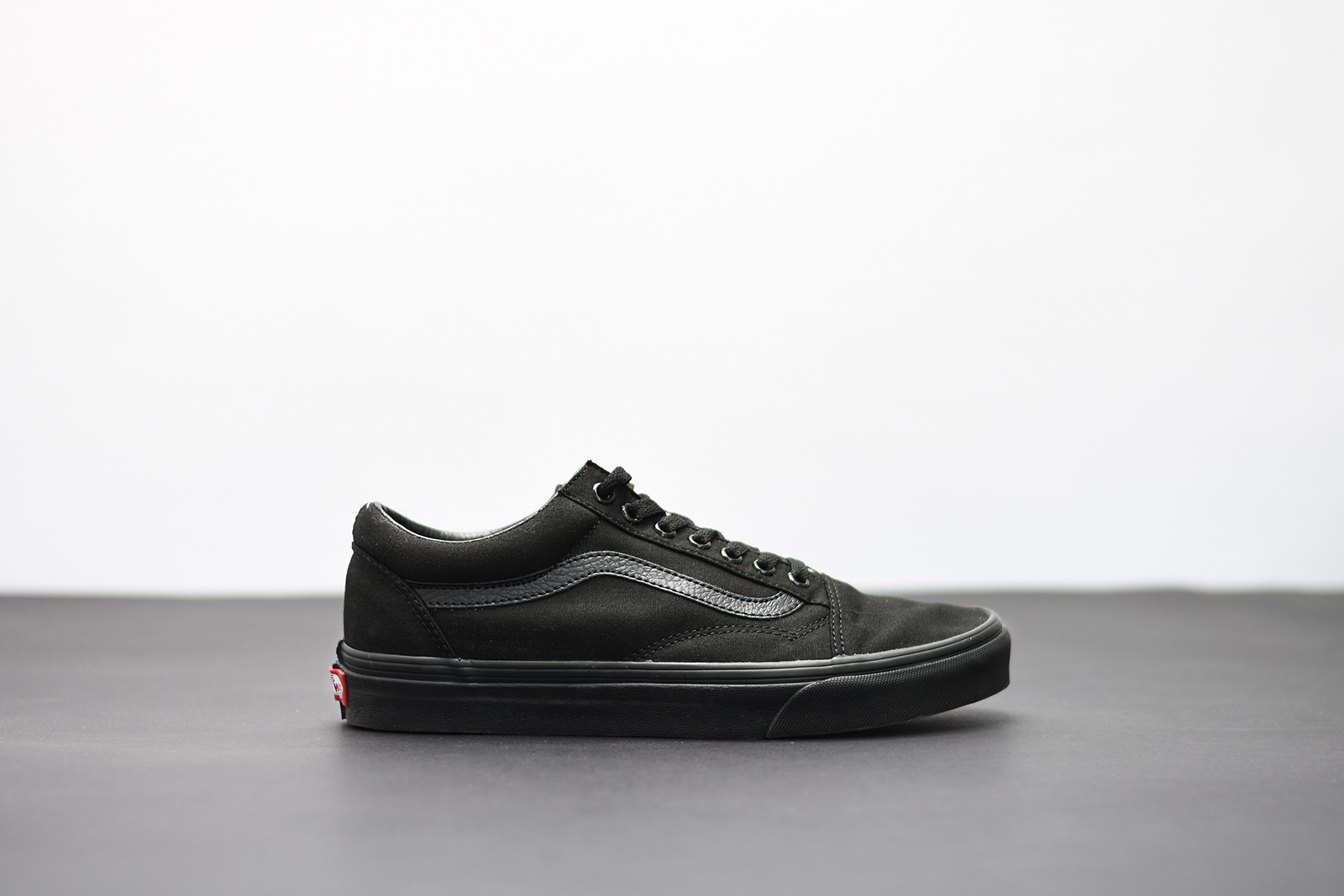 Vans UA Old Skool 40 Black/Black.