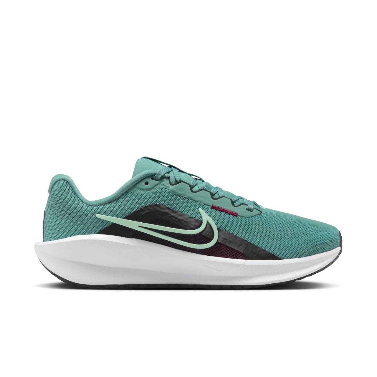 Nike Downshifter 13 Womens Road Running Shoes 40,5.