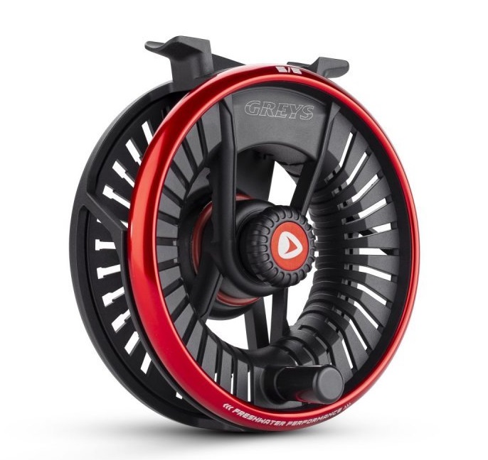 Greys muškársky navijak tail 34.
 Séria navijakov Greys Tail nastavuje nový štandard vo vzhľade, prevedení a funkciách, ktoré sú najlepšie vo svojej triede.
 Technické údaje: • vysoko kvalitná liata konštrukcia a následne strojne opracovaná • uhlíková disková brzda • hladká a utesnená brzda • veľmi jemný a presný chod • uzavretá konštrukcia eliminuje spadnutie šnúry z cievky • moderný „large arbour design” • dodávané vrátane ochranného, polstrovaného puzdra 
   
 Veľkosť: 3/4 Počet cievok: 1 Kapacita šnúry: WF4+50 (20lb Dacron) Konvertovať: 1,0:1 Maximálne nastavenie brzdy: 1,80kg Váha: 166g