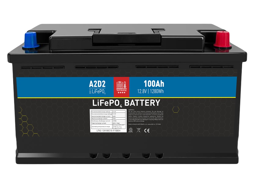 A2d2 batéria lifepo4 12,8 v 100ah f15 self-heat car battery case gotion cells.
 Batérie LiFePO4 sú univerzálne bezúdržbové batérie určené pre karavany, lode, fotovoltaiku, pohony s elektromotormi, vozíky a mnoho ďalších aplikácií.
 Elektronické riadenie batérie BMS kontroluje a vyrovnáva jednotlivé články batérie a chráni batériu proti podvybitiu a prebitiu.
 Batérie majú zabudovaný systém vyhrievania pre možnosť nabíjania v extrémne nízkych teplotách, obsahujú kvalitné značkové články Gotion a BMS značky JBD.
 Batéria je vybavená servisnou Bluetooth komunikáciou.
 Parametre: •Konektory: F15 •Napätie: 12,8V •Kapacita: 100Ah •Energia: 1280Wh •Značka článkov: Gotion •Značka BMS: JBD •Rozmery (d x š x v): 355 x 175 x 188mm •Hmotnosť: 9,6kg •Vyhrievanie batérie: Áno •Návod