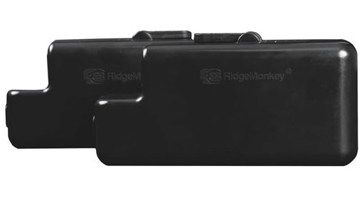Ridgemonkey batérie hunter 750 bait boat batteries 2 ks.
 
 Kapacita jednej batérie: 15000mAh 
 Približný čas dobíjania batérie: 2,5 hodiny 
 Hmotnosť batérie: 300g 
 Vstup: USB-C PD 30W 5V-20V 3A max 
 Výstup: 9V-12.6V 4A