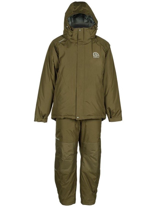 Trakker nepromokavý zimný komplet 3 dielny cr 3-piece winter suit - xl.
 Oblek tiež prešiel faceliftom, ktorý ponúka novú sviežu farebnú kombináciu a elegantný branding, vďaka ktorému budete pri vode vyzerať skvele a zároveň budete chránení!
 Vlastnosti produktu: •vodotesná kombinéza s plne podlepenými švami a vodným stĺpcom 5000 mm •látka potiahnutá teflónom ponúka špičkovú odolnosť proti dažďu, ktorá schne až o 40 % rýchlejšie a ľahšie sa čistí.