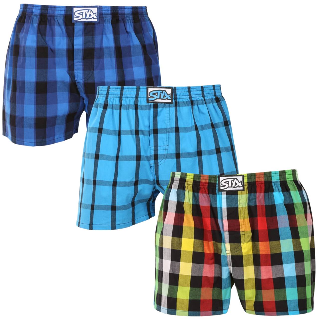 3PACK pánske trenky Styx klasická guma nadrozmer viacfarebné (3E010106) 5XL, trenírky.
Doprajte si štýl a pohodlie s pánskymi šortkami Styx v pestrých farbách a originálnom dizajne.
Mäkký materiál pre celodenné pohodlie
Šortky Styx sú vyrobené zo 100 % bavlny, ktorá ponúka mäkkosť a priedušnosť aj pri celodennom nosení.
Originálny dizajn a pohodlné nosenie
Šortky Styx vnesú do vášho šatníka hravosť a jedinečný štýl vďaka odvážnym farbám a originálnym potlačiam.
Prečo si zaobstarať šortky Styx?

Vyrobené v Českej republike s dôrazom na kvalitu a precíznosť.


Materiál zo 100 % bavlny pre mäkkosť a pohodlie.


Originálne a zábavné vzory, ktoré vás odlíšia.

Kvalita z Českej republiky, to je spodná bielizeň Styx
Spodná bielizeň Styx sa kompletne vyrába v Českej republike.
Ako sa starať o šortky Styx
Ak chcete zachovať kvalitu a pohodlie svojich šortiek, postupujte podľa týchto pokynov:

Pranie: Perte pri maximálnej teplote 30 °C, aby ste zachovali intenzívne farby a mäkkosť bavlny.


Sušenie: Neodporúčame sušenie v bubnovej sušičke, radšej ich nechajte voľne uschnúť na vzduchu.


Žehlenie: Šortky môžete žehliť pri nízkej teplote, aby mali hladký vzhľad.

Tip: Staňte sa expertom na údržbu spodnej bielizne vďaka tipom v našom článku a doprajte svojim obľúbeným kúskom starostlivosť, akú si zaslúžia.