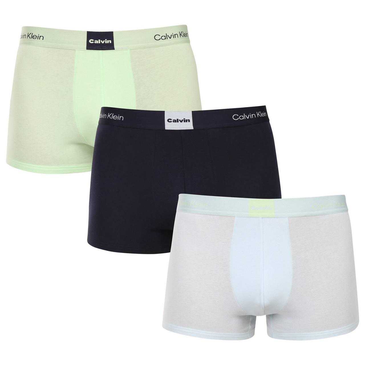 3PACK pánske boxerky Calvin Klein viacfarebné (NB4476-3U3) XXL, trenky.
Chcete boxerky, ktoré ponúkajú maximálne pohodlie, moderný dizajn a špičkovú kvalitu?
Prvotriedny materiál pre celodenné pohodlie
Tieto boxerky sú vyrobené z kombinácie polyesteru a elastanu, čo poskytuje dokonalú kombináciu mäkkosti, pružnosti a odolnosti.
Moderný dizajn a dokonalý strih
Minimalistický vzhľad s elastickým pásom dopĺňa logo Calvin Klein, ktoré dodáva boxerkám luxusný a sofistikovaný štýl.
Prečo si boxerky Calvin Klein zamilujete?

Ľahký a priedušný materiál: Ideálne na každodenné nosenie aj náročné športové aktivity.
Dlhšia nohavička: Poskytuje lepšie krytie a oporu, nezhrňuje sa a neškrtí.
Rýchloschnúce a odolné: Ideálne na aktívny životný štýl.
Nadčasový dizajn: minimalistický dizajn a luxusný vzhľad značky Calvin Klein.

Spodnú bielizeň Calvin Klein milujú ľudia na celom svete.
Pánska spodná bielizeň Calvin Klein patrí k stáliciam módneho priemyslu.
Ako sa starať o boxerky?
Aby si vaše boxerky zachovali dokonalý tvar a kvalitu čo najdlhšie, dodržiavajte tieto pokyny:

Praní: Doporučujeme prát na 30 °C s jemným pracím prostředkem.
Žehlení: Nedoporučuje se, aby nedošlo k poškození materiálu.
Sušenie: Sušenie v sušičke sa neodporúča, radšej sušte voľne na vzduchu.

Tip: Nájsť ten správny kus spodnej bielizne, ktorý vám dokonale padne, môže byť náročné.