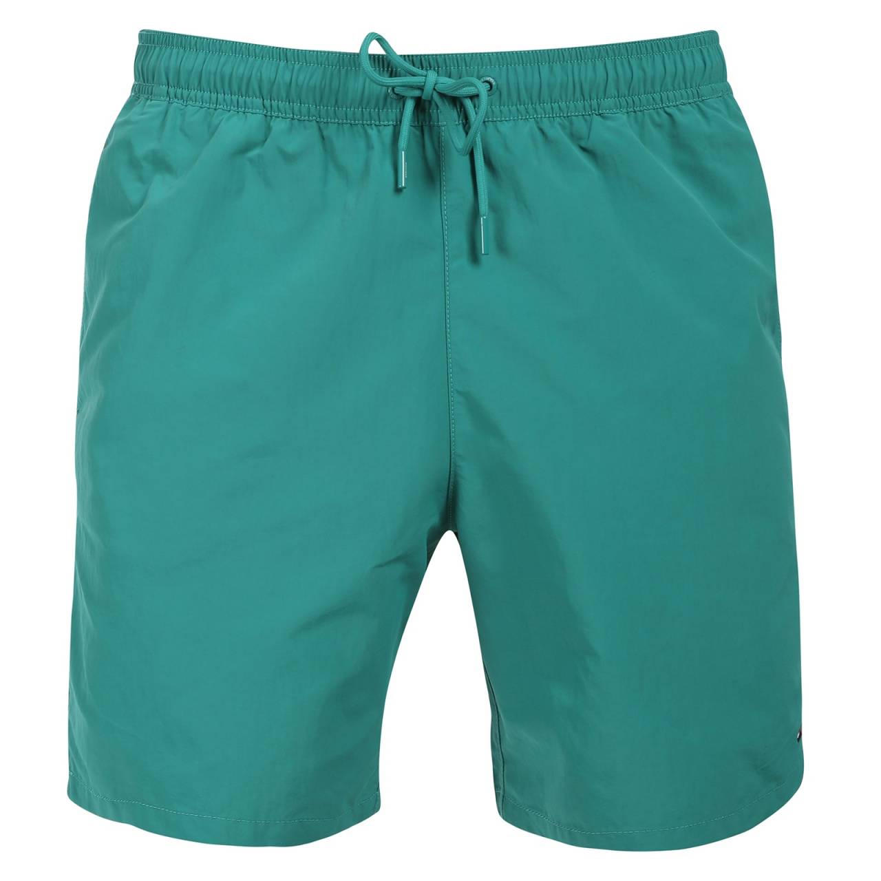 Pánske plavky Tommy Hilfiger zelené (UM0UM03309 L72) M.
Hľadáte plavky, ktoré spájajú luxusný dizajn, pohodlie a funkčnosť?
Ľahký a rýchloschnúci materiál
Plavky sú vyrobené z umelých vlákien, ktorý je nielen mimoriadne ľahký, ale aj rýchlo schne.
Pohodlný strih, ktorý dokonale padne
Vďaka mierne športovému strihu a rýchloschnúcemu materiálu sa tieto plavky skvele hodia nielen na plávanie a relax na pláži, ale aj na vodné športy alebo bežné nosenie počas horúcich letných dní.
Prečo by ste mali vyskúšať plavky Tommy Hilfiger

Rýchloschnúci materiál: Odolnosť a rýchle schnutie pre maximálne pohodlie.
Štýlový dizajn: Decentné logo Tommy Hilfiger dodáva prémiový vzhľad.
Pohodlný strih: Elastický pás so sťahovacou šnúrkou zaručujú skvelé prispôsobenie a voľnosť pohybu.

Spodná bielizeň Tommy Hilfiger zaručuje najvyššiu kvalitu
Značka Tommy Hilfiger sa pred takmer 40 rokmi stala ikonou amerického obliekania a jej farebnosť v tónoch modrej, červenej a bielej je rozpoznateľná na prvý pohľad.
Ako sa starať o plavky Tommy Hilfiger?
Aby si plavky zachovali kvalitu a farbu čo najdlhšie, je dôležité ich správne udržiavať:

Pranie: Odporúčame prať na 30 °C s jemným pracím prostriedkom, aby nedošlo k poškodeniu materiálu.
Sušenie: Sušenie: Nesušiť v sušičke – najlepšie je nechať ich voľne uschnúť na vzduchu.
Žehlenie: Nežehliť, materiál sa sám vyrovná a zostane hladký.

Tip: Výber plaviek, ktoré vám dobre padnú a zvýraznia váš štýl, môže byť beh na dlhé trate.