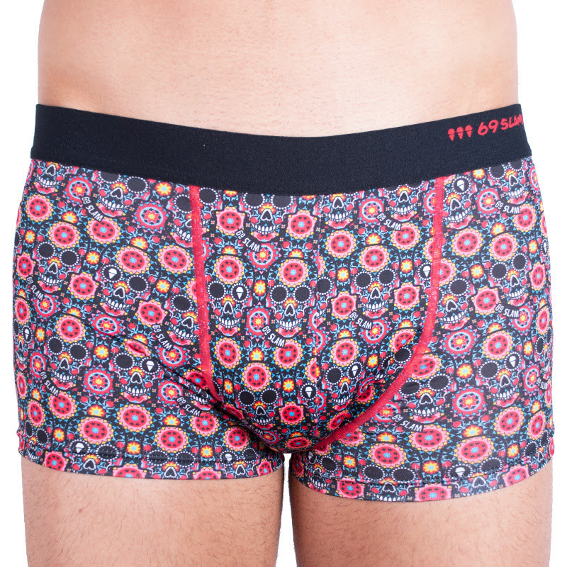 Pánske boxerky 69SLAM hip flower skull XXL, trenky.
Vstúpte do sveta, kde sa pohodlie stretáva s originalitou!
Mikrovlákno, ktoré vás presvedčí na prvý dotyk
Boxerky sú vyrobené z umelých vlákien (kombinácia polyesteru a spandexu) - táto zmes vytvára dokonale mäkký, pružný a prispôsobivý materiál.
Výrazný dizajn a premyslený strih na aktívne dni
Boxerky 69SLAM vás na prvý pohľad zaujmú svojím jedinečným vzhľadom, originálnymi vzormi a príjemnými farbami.
Prečo by boxerky 69SLAM nemali chýbať vo vašom šatníku

Mikrovlákno - ľahké, elastické, rýchloschnúce.
Kratšie nohavičky, ktoré sa nikde nekrčia.
Výrazný dizajn s originálnymi vzormi.

69SLAM spodná bielizeň, ktorá vám zdvihne náladu
69SLAM je obľúbená surferská značka z Bali, ktorá oslavuje život, umenie, kreativitu, dizajn a farby v každom detaile.
Ako sa starať o boxerky 69SLAM
Dodržiavaním týchto jednoduchých krokov zabezpečíte, že vaše boxerky 69SLAM budú dlho vyzerať krásne, funkčné a pohodlné.

Pranie: Odporúčame ručné pranie vo vlažnej vode.


Sušenie: Nesuš v sušičke.


Žehlenie: Nežehliť.

Tip: Vaša obľúbená spodná bielizeň si zaslúži šetrné zaobchádzanie.