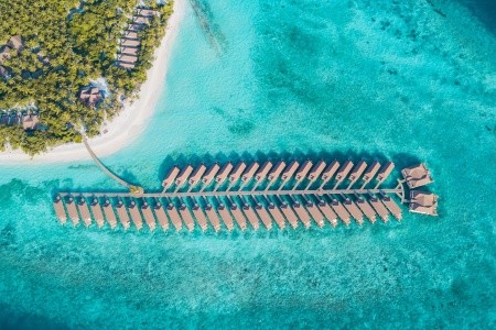 Maldivy  Reethi Faru Resort 17 dňový pobyt Polpenzia Letecky Letisko: Praha June 2026 (26/06/26-12/07/26)