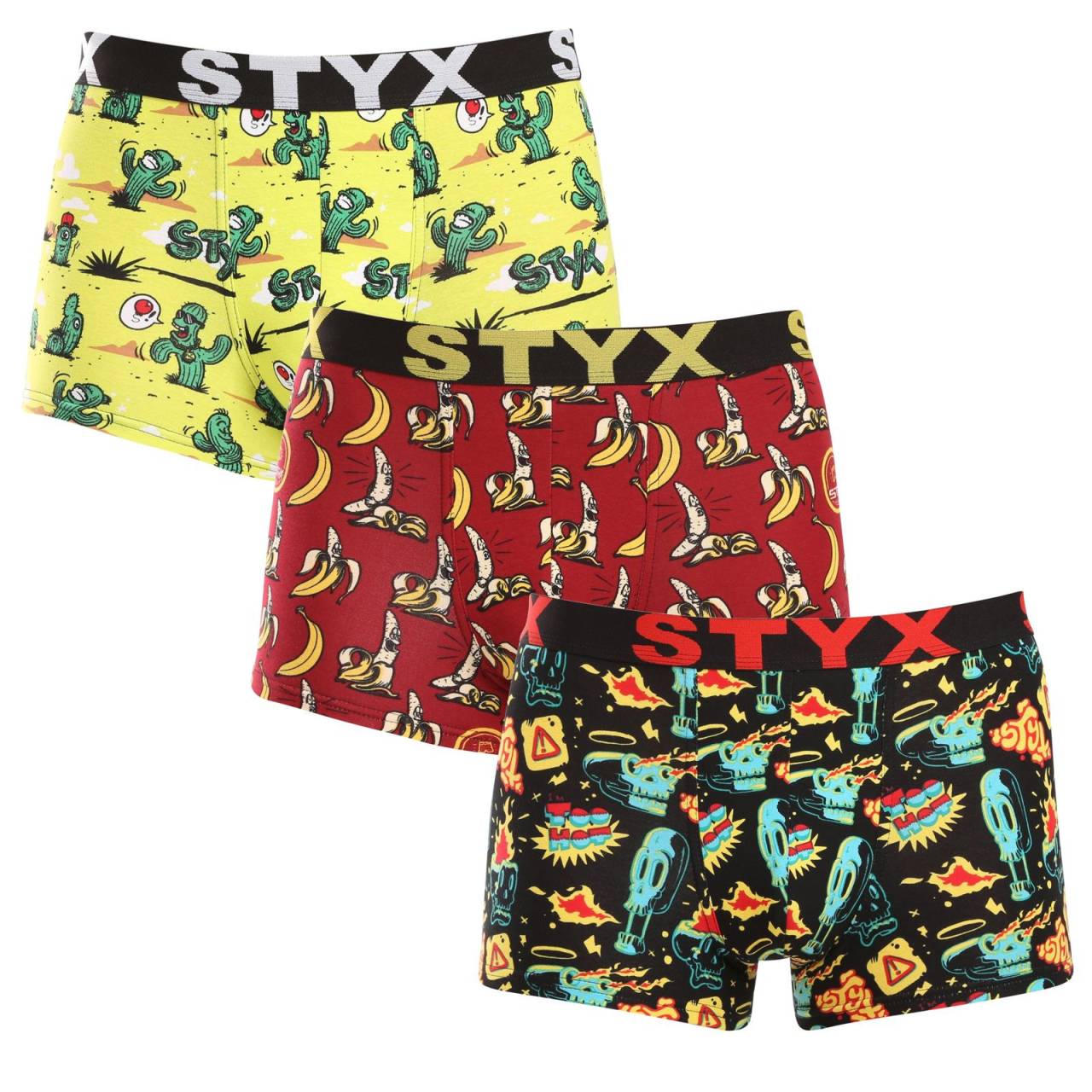 3PACK herenboxershort Styx art sport rubber multicolour (3G13198) L.
Geniet de hele dag van comfort met de Styx herenboxerslip in een klassieke kleur.
Kwaliteitsmateriaal voor maximaal comfort
De boxershorts zijn gemaakt van een eersteklas mix van katoen en synthetische vezels.
Praktisch ontwerp en Tsjechische precisie
Styx boxerslips hebben kortere pijpjes die nergens afrollen en je maximale bewegingsvrijheid geven.
Waarom kiezen voor Styx boxerslips

Tsjechische kwaliteit: Ontworpen en vervaardigd in Tsjechië, wat garant staat voor vakmanschap van topkwaliteit.
Eersteklas materialen: Combinatie van katoen, modal en elastaan voor maximaal comfort.
Universeel ontwerp: Kortere pijpen en stijlvol sportief elastiek voor elke gelegenheid.

Styx ondergoed is een van de populairste
Het Tsjechische merk Styx staat bij klanten vooral bekend om zijn shorts met nieuwe patronen in opvallende kleuren.
Hoe verzorg ik mijn Styx boxers goed?

Wasgoed: Wassen op 30°C met een mild wasmiddel om het materiaal zacht en comfortabel te houden.
Drogen: Het is niet aan te raden om boxers in de droger te drogen, laat ze vrij aan de lucht drogen om hun vorm te behouden.
Strijken: Strijk indien nodig op een lage temperatuur om de zachtheid van het materiaal te behouden.

Tip: Word een expert in lingerieonderhoud met het advies in ons artikel en geef je favoriete lingerie de zorg die ze verdient.