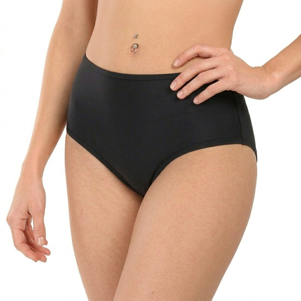 Dámske menštruačné plavky Pietro Filipi vysoke moderate (1PUW10) L.
Milujete vodu a plávanie?
Funkčné materiály pre maximálnu ochranu
Plavky sú vyrobené z funkčných umelých vlákien, ktoré im dodávajú potrebnú mäkkosť a pružnosť, takže sa ľahko prispôsobia vášmu telu, dobre sedia a zabraňujú úniku.
Štýlový a pohodlný dizajn
Pohodlný strih s vyšším pásom vám poskytne maximálny pocit bezpečia a dokonale zakryje aj nafúknuté bruško.
Dámske menštruačné plavky sú vhodné pri miernej menštruácii a možno ich používať samostatne alebo v kombinácii s inými hygienickými výrobkami.
Prečo vyskúšať menštruačné plavky?

Spoľahlivá menštruačná ochrana aj vo vode: Absorpčná vrstva zachytáva tekutinu a zabraňuje úniku.
Rýchloschnúci a pohodlný materiál: Plavky sú priedušné, pružné a pohodlné na nosenie.
Ekologická alternatíva: Opakovane použiteľné menštruačné plavky šetria životné prostredie aj vašu peňaženku.

Pietro Filipi prináša jedinečnú spodnú bielizeň
Značka oblečenia Pietro Filipi má v našej krajine veľmi dobrú povesť a dlhoročnú tradíciu.
Ako sa starať o menštruačné plavky?
Aby vám plavky vydržali čo najdlhšie, riaďte sa týmito odporúčaniami:

Pred prvým použitím: Pred prvým obliekaním nových menštruačných nohavičiek alebo plaviek by ste ich mali vyprať - buď ručne, alebo v práčke na šetrný program do 40 °C.
Po každom použití: Bielizeň najprv dôkladne vypláchnite v studenej vode.
Pranie: Po opláchnutí môžete nohavičky alebo plavky vyprať v práčke - ideálne v ochrannom vrecku, na šetrný program do 40 °C.
Sušenie: Menštruačná bielizeň nepatrí do sušičky ani na kúrenie.
Žehlenie: Nežehlite nohavičky ani plavky.

Tip: Keď nájdete menštruačnú bielizeň, ktorá vám sedí a je príjemná na dotyk, zaslúži si tú najlepšiu starostlivosť.