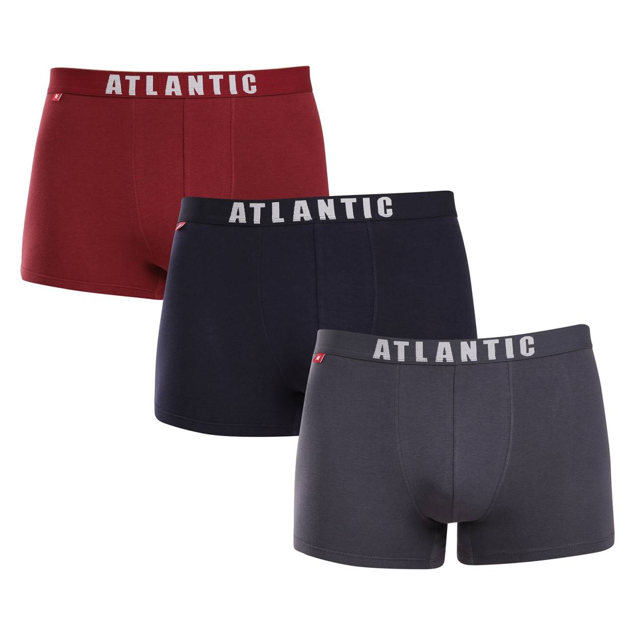 3PACK pánske boxerky Atlantic viacfarebné (3MH-011/01) S, trenky.
Vylepšite svoj šatník s týmto výhodným balíkom pánskych boxeriek Atlantic.
Kvalitný materiál pre vaše maximálne pohodlie
Boxerky sú vyrobené zo zmesi bavlny a elastanu, ktorá im dodáva mäkkosť, priedušnosť a potrebnú pružnosť.
Jednoduchý dizajn pre štýlových mužov
Každé boxerky majú vykrojenú elastickú pásku s logom Atlantic, ktorá dodáva moderný vzhľad a zároveň udržiava boxerky bezpečne na mieste, nikde nič netlačí ani netrhá.
Prečo by ste mali vyskúšať boxerky Atlantic

Jednoduchý dizajn na každý deň: Boxerky, ktoré sa dajú ľahko kombinovať s iným oblečením a spestria váš šatník.


Pružný a pohodlný materiál: Kombinácia bavlny a elastanu poskytuje príjemný pocit na tele a dokonale sa prispôsobí vášmu pohybu.


Pevne tkaná guma: Guma s logom Atlantic nielen dobre vyzerá, ale zároveň zaisťuje, že boxerky zostanú na svojom mieste bez nepríjemného zaškrtenia.

Spodná bielizeň Atlantic spája pohodlie a moderný dizajn
Obľúbená poľská značka spodnej bielizne Atlantic vás presvedčí, že na kvalitné boxerky, trenírky alebo slipy nemusíte minúť celú výplatu.
Ako sa starať o boxerky Atlantic
Pre dlhú životnosť a zachovanie pohodlia je dôležitá správna starostlivosť.

Pranie: Boxerky odporúčame prať pri teplote 40°C, aby sa zachovala pružnosť a farba materiálu.


Sušenie: Neodporúčame sušenie v bubnovej sušičke, aby sa nepoškodila pružnosť elastanu.

Tip: Staňte sa expertom na údržbu spodnej bielizne vďaka tipom v našom článku a doprajte svojim obľúbeným kúskom starostlivosť, akú si zaslúžia.