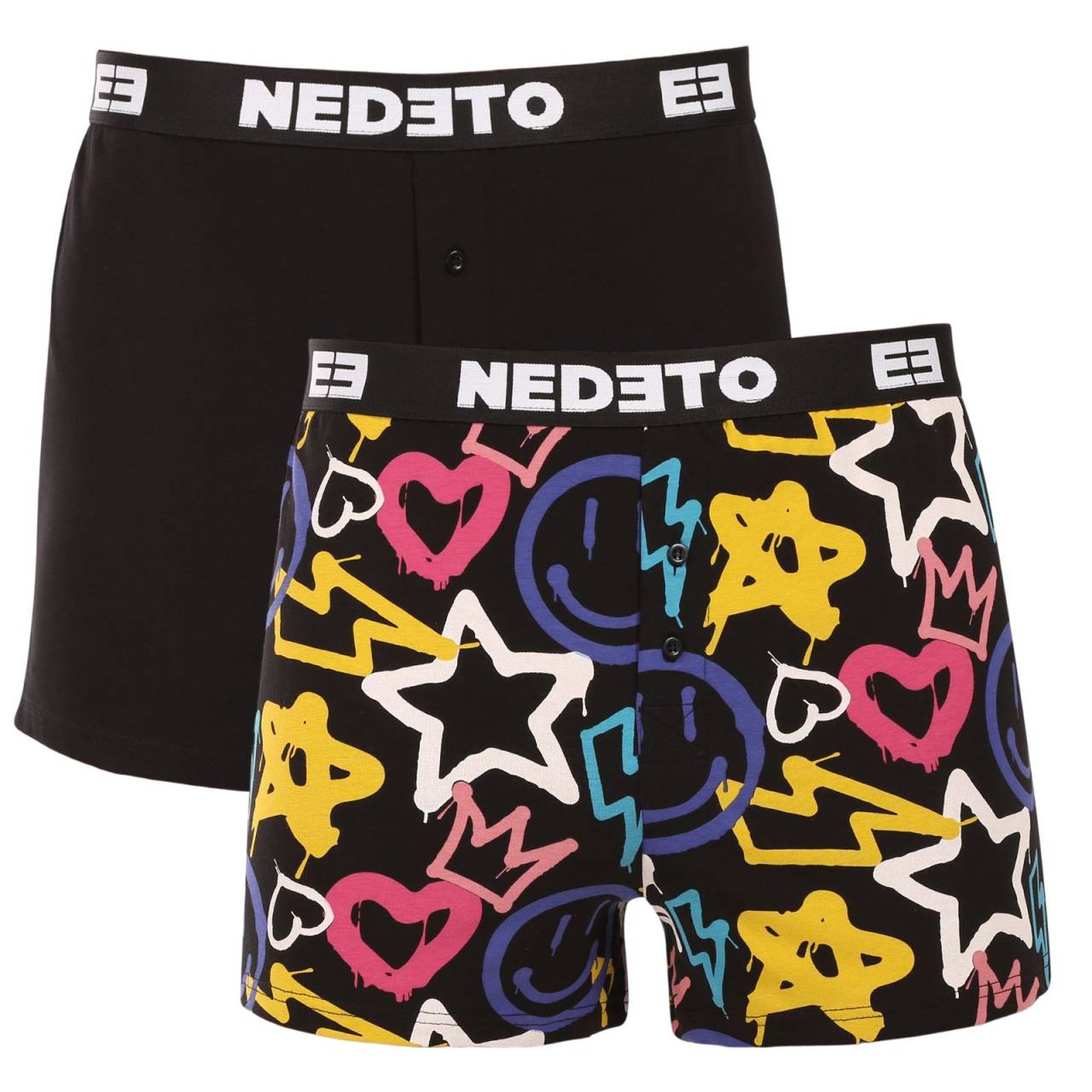 2PACK pánske trenky Nedeto viacfarebné (2NGV06) 3XL, trenírky.
Zabezpečte si celodenné pohodlie s pánskymi boxerkami Nedeto.
Pánske bavlnené boxerky pre dokonalý pocit na tele
Boxerky Nedeto sú vyrobené z bavlny a elastanu, čo zaručuje ich výnimočnú mäkkosť a priedušnosť.
Praktický dizajn pre všetkých moderných mužov
Boxerky Nedeto majú voľnejší strih, ktorý vám poskytuje maximálnu voľnosť pohybu.
Tieto vlastnosti boxeriek Nedeto oceníte každý deň

Voľný strih: Ideálny pre pohodlné celodenné nosenie bez pocitu obmedzenia.


Tkaná guma: Silná a pohodlná guma, ktorá drží boxerky na mieste bez zvierania.


Skvelý pomer ceny a kvality: Získate niekoľko kusov kvalitného spodného prádla za nízku cenu.

Česká značka Nedeto sa zameriava na kvalitu
Všetci nosíme spodné prádlo Nedeto, pretože si ho vyrábame sami.
Ako sa starať o boxerky Nedeto, aby vám vydržali čo najdlhšie
Aby vaše nové obľúbené boxerky Nedeto vydržali čo najdlhšie, odporúčame dodržiavať niekoľko jednoduchých pravidiel.

Pranie: Boxerky môžete bez obáv prať v práčke na 30 °C.


Žehlenie: Boxerky Nedeto môžete aj žehliť – odporúčame strednú teplotu a žehlenie na rubovej strane.


Sušenie: Nie je vhodné na sušenie v sušičke.

Tip: Nájdenie obľúbeného spodného prádla môže byť niekedy dlhý proces, preto chceme, aby vaše obľúbené kúsky vydržali čo najdlhšie.