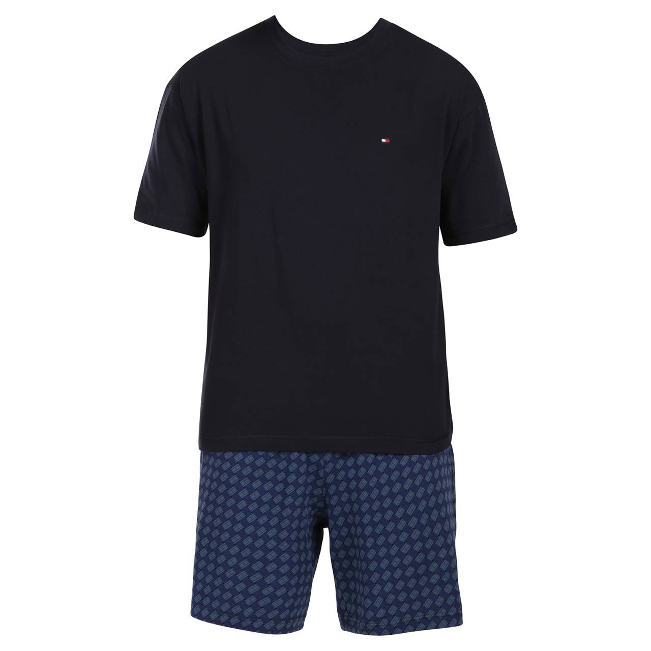Pánske pyžamo Tommy Hilfiger viacfarebné (UM0UM03834 0TM) XL.
Doprajte si dobrý spánok v ikonickom štýle.
Kvalitná bavlna pre maximálne pohodlie
Pánske pyžamo Tommy Hilfiger je vyrobené zo 100 % bavlny, ktorá je osvedčenou klasikou pre nočné oblečenie.
Nadčasový dizajn s ikonickými detailmi
Vrchnú časť pyžama tvorí jednofarebné tričko s krátkymi rukávmi.
Prečo si vybrať pánske pyžamo Tommy Hilfiger?

Stopercentná bavlna pre prirodzené pohodlie a priedušnosť.
Ikonický dizajn Tommy Hilfiger, ktorý nikdy nevyjde z módy.
Pohodlný strih a elastická tkaná guma, ktorá dobre sedí a netlačí.

Spodná bielizeň Tommy Hilfiger zaručuje najvyššiu kvalitu
Značka Tommy Hilfiger sa pred takmer 40 rokmi stala ikonou amerického obliekania a jej farebnosť v tónoch modrej, červenej a bielej je rozpoznateľná na prvý pohľad.
Ako sa starať o pánske pyžamo Tommy Hilfiger
Aby si vaše pyžamo zachovalo svoj tvar, farbu a mäkkosť, dodržiavajte odporúčanú starostlivosť.

Perte pri maximálnej teplote 30 °C.
Sušenie: Sušenie v sušičke: Pyžamo môžete sušiť v sušičke, ale odporúčame zvoliť šetrný program s nižšou teplotou.
Žehlenie.

Tip: Staňte sa expertom na údržbu spodnej bielizne vďaka radám v našom článku a doprajte svojim obľúbeným kúskom starostlivosť, ktorú si zaslúžia.