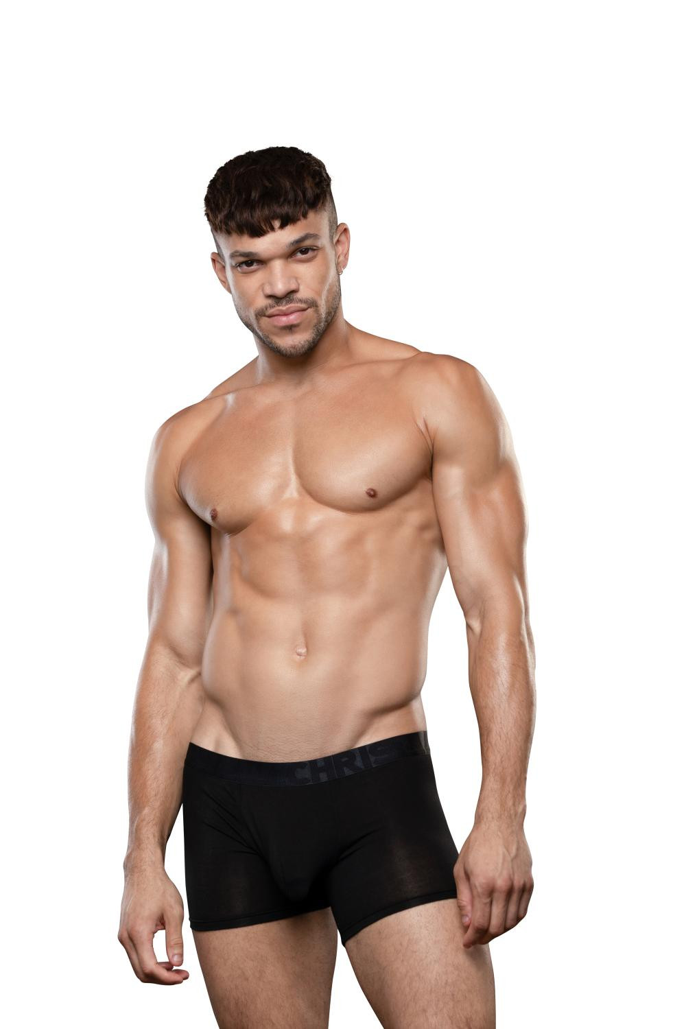 Pánske boxerky Andrew Christian čierné ALMOST NAKED BAMBOO (93714-BLK) S, trenky.
Sexy boxerky pre moderných mužov
Pánske boxerky patria medzi najobľúbenejšie druhy spodnej bielizne, pretože sa dokonale hodia na každú príležitosť.
Spodná bielizeň Andrew Christian budeš chcieť nosiť každý deň
Značka Andrew Christian sa špecializuje na sexy spodnú bielizeň pre mužov, ktoré ocenia muži aj ženy.