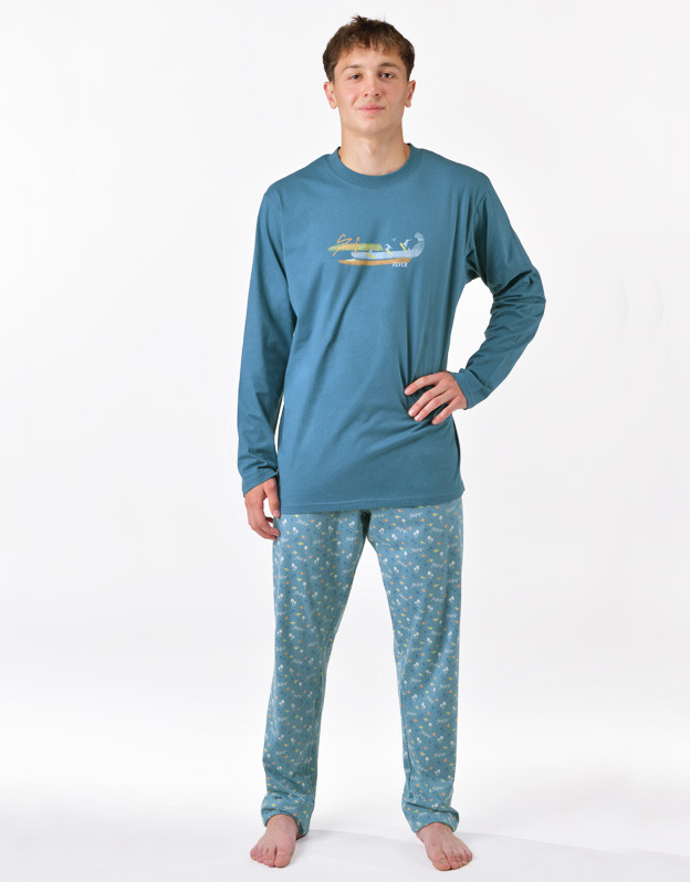 Pánske pyžamo Gino viacfarebné (79191-MGADxA) XL.
Vychutnajte si nerušený spánok v pánskom pyžame Gino, ktoré spája prírodné materiály, pohodlný strih a decentný dizajn.
Prírodný materiál pre maximálny komfort
Pánske pyžamo Gino je vyrobené zo 100 % bavlny, ktorá je ideálnou voľbou pre tvoj pokojný spánok – je priedušná, príjemná na dotyk, odvádza vlhkosť a nedráždi pokožku.
Premyslený strih pre voľnosť pohybu
Toto pyžamo je ideálne na spánok v chladnejších mesiacoch, domáce pohodlie, víkendové leňošenie aj pobyt na chate.
Prečo si pyžamo Gino zaručene obľúbite

100 % bavlna: Priepustný, prírodný materiál šetrný k pokožke.
Dlhé rukávy a nohavice: Perfektná voľba pre chladnejšie obdobie.
Klasický pohodlný guma: Istota, že spodná časť zostane na mieste celú noc.

Spodná bielizeň Gino pre milovníkov kvalitných materiálov
Česká značka spodního prádla Gino je na svete už viac ako 30 rokov a za ten čas si našla mnoho priaznivcov.
Ako sa starať o pánske pyžamo Gino
Aby vaše obľúbené pyžamo vydržalo dlho ako nové, odporúčame dodržiavať nasledujúce tipy na údržbu.

Pranie: Perte na 40 °C jemným pracím prostriedkom bez bielidiel, aby si zachovalo farby a jemnosť.
Sušenie: Pyžamo nie je vhodné do sušičky – vysoké teploty môžu spôsobiť srážanie materiálu.
Žehlenie: Áno, môžete žehliť na strednej teplote vhodnej pre bavlnu.

Tip: Staňte sa odborníkom na údržbu spodnej bielizne vďaka tipom v našom článku a doprajte svojim obľúbeným kúskom starostlivosť, ktorú si zaslúžia.