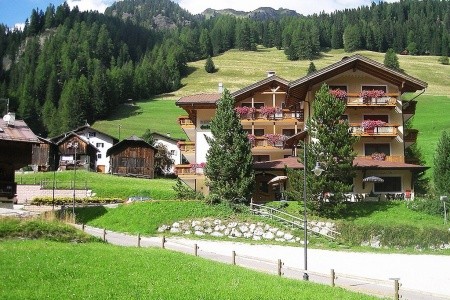 Taliansko Val di Fassa e Carezza Dolomites Inn 13 dňový pobyt Polpenzia Vlastná May 2026 (26/05/26- 7/06/26)