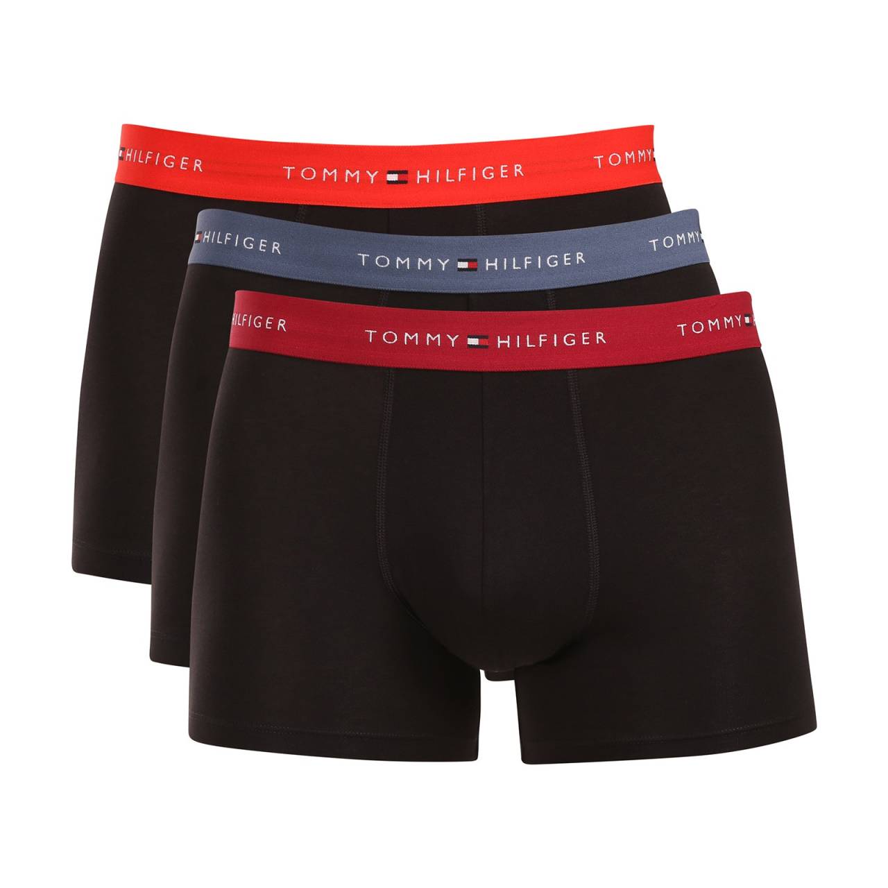 3PACK pánske boxerky Tommy Hilfiger čierne nadrozmer (UM0UM03896 0SW) 3XL, trenky.
Doprajte si nadčasový štýl a špičkový komfort s pánskymi boxerkami od značky Tommy Hilfiger.
Prémiový materiál pre maximálne pohodlie
Boxerky Tommy Hilfiger sú vyrobené z jemnej, na dotyk veľmi príjemnej bavlny s prímesou elastanu, ktorý im dodáva pružnosť a dlhú životnosť.
Ikonyický štýl a precízny strih
Boxerky majú dlhšie nohavičky, ktoré sa nevyhrávajú a poskytujú dostatočné zakrytie a komfort.
Prečo by vám boxerky Tommy Hilfiger nemali chýbať

Prémiová bavlna s elastanom: Mäkká, priedušná a pohodlná na celodenné nosenie.
Dlhšie nohavičky a vyšívaný guma: Stabilita, štýl a žiadne rolovanie.
Elegantný a nadčasový dizajn: Skvelé na každodenné aj špeciálne príležitosti.

Spodná bielizeň Tommy Hilfiger je zárukou najvyššej kvality
Značka Tommy Hilfiger sa stala ikonou amerického obliekania pred takmer 40 rokmi a jej farebnosť v odtieňoch modrej, červenej a bielej je rozpoznateľná na prvý pohľad.
Ako sa starať o boxerky Tommy Hilfiger

Pranie: Per na 30 °C.
Sušenie: Boxerky možno sušiť v sušičke pri nízkej teplote.
Žehlenie: V prípade potreby je možné ich žehliť na nižšiu teplotu.

Tip: Nájdenie ideálneho kúsku spodnej bielizne môže byť niekedy náročné.