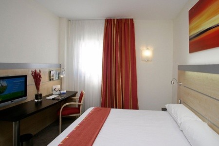 Španielsko Costa Del Sol Holiday Inn Express Málaga - Aeropuerto 4 dňový pobyt Raňajky Letecky Letisko: Praha October 2026 ( 4/10/26- 7/10/26)