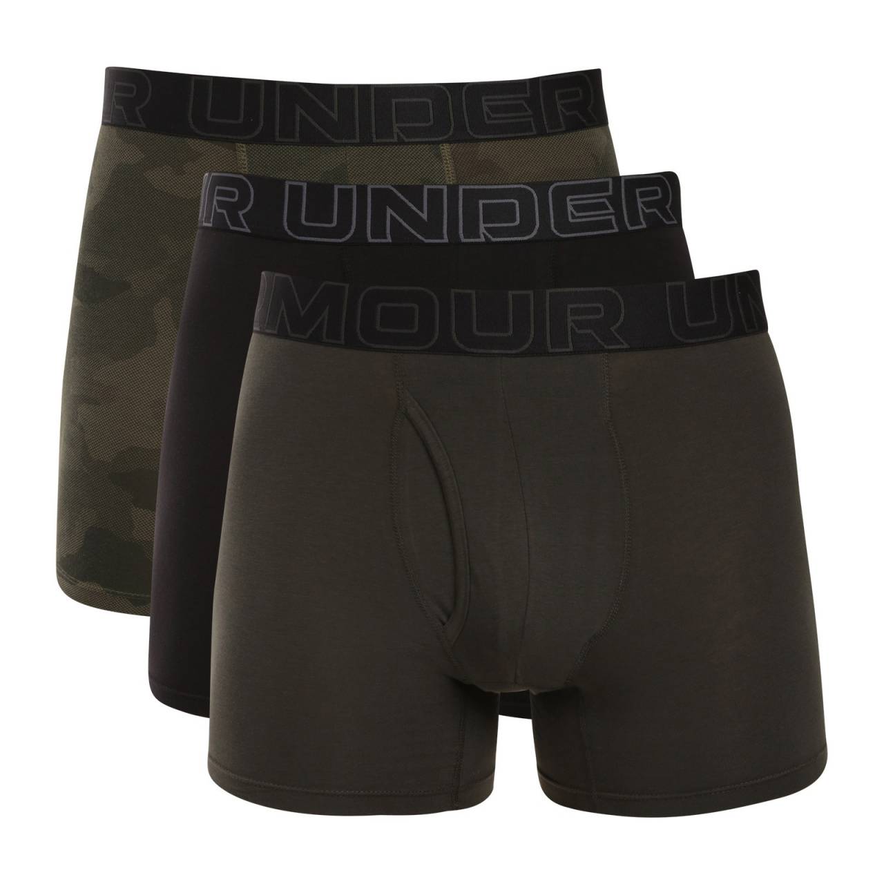 3PACK pánske boxerky Under Armour viacfarebné (1383890 392) L, trenky.
Keď ide o spodnú bielizeň pre aktívny životný štýl, nemal by si robiť kompromisy.
Príjemný materiál pre aktívny životný štýl
Boxerky sú vyrobené z kvalitnej zmesi bavlny, polyesteru a spandexu.
Funkčný dizajn pre štýlových mužov
Jednoduchý, ale výrazný vzhľad s dominantným vytkaným pásom s logom v kontrastnej farbe dodáva boxerkám športový a moderný charakter.
Prečo by si mal vyskúšať boxerky Under Armour

Vyvážená zmes materiálov: Priedušný, rýchloschnúci a elastický materiál s príjemným pocitom na tele.
Dlhšie nohavice a športový strih: Maximálny komfort bez trenia a s plnou voľnosťou pohybu.
Výrazný dizajn s logom Under Armour: Štýl, ktorý vás bude baviť každý deň.

Spodná bielizeň Under Armour vás podporí pri akejkoľvek aktivite
Spodná bielizeň Under Armour je navrhnutá tak, aby ti umožnila podávať životné výkony – a nezáleží na tom, či sa chystáš na horolezeckú výpravu alebo na náročnú pracovnú schôdzku.
Ako sa starať o boxerky Under Armour
Aby ti obľúbené boxerky vydržali dlho v perfektnom stave, odporúčame dodržiavať nasledujúce pokyny.

Pranie: Per boxerky na 30 ° C, ideálne naruby.
Sušenie: Neodporúčame sušiť v sušičke – vysoké teploty by mohli poškodiť elastické vlákna a skrátiť životnosť produktu.
Žehlenie: Nežehli – boxerky to nepotrebujú, a žehlením by si mohol poškodiť štruktúru materiálu.

Tip: Tvoje obľúbené spodné prádlo si zaslúži jemné zaobchádzanie.