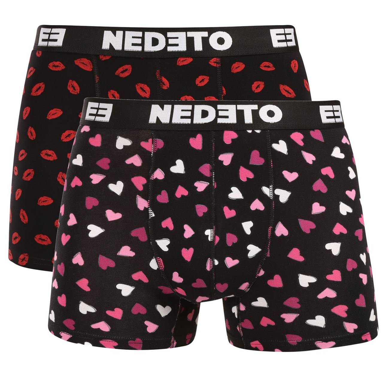 2PACK pánske boxerky Nedeto Kiss and Hearts viacfarebné (2NBVL01) XL, trenky.
Zbavte sa nudy a pridajte do svojho šatníka zdravú dávku štýlu a originality!
Pohodlný materiál pre ideálne pohodlie
Boxerky sú vyrobené z mäkkého a priedušného materiálu z bavlny s prímesou elastanu, vďaka čomu sa prispôsobia vášmu telu bez toho, aby vás akokoľvek obmedzovali.
Výrazný dizajn, ktorý vás pobaví
Zábavný potlač vytvára svieži a veselý vzhľad, ktorý vám zaručene zdvihne náladu.
Prečo vyskúšať boxerky Nedeto

Naša značka Nedeto: Kvalita, ktorú sami garantujeme a testujeme.
Originálny dizajn: Hravý štýl, ktorý vás rozosmeje.
Pohodlný materiál a strih: Vhodné na každodenné nosenie, relax a voľný čas.

Česká značka Nedeto ponúka kvalitné spodné prádlo za skvelú cenu
Nielenže predávame spodné prádlo Nedeto, ale tiež stojíme za jeho výrobou.
Ako sa starať o boxerky Nedeto
Aby vaše obľúbené boxerky dlho vyzerali ako nové, odporúčame dodržiavať tieto pokyny na údržbu.

Pranie: Boxerky perte na 30 °C, najlepšie naruby.
Sušenie: Nesušte v sušičke.
Žehlenie: Áno, boxerky môžete žehliť na nízkej teplote, ideálne naruby, aby nedošlo k poškodeniu vzoru a elastických vlákien.

Tip: Staňte sa odborníkom na starostlivosť o spodnú bielizeň vďaka tipom v našom článku a poskytnite svojim obľúbeným kúskom starostlivosť, ktorú si zaslúžia.