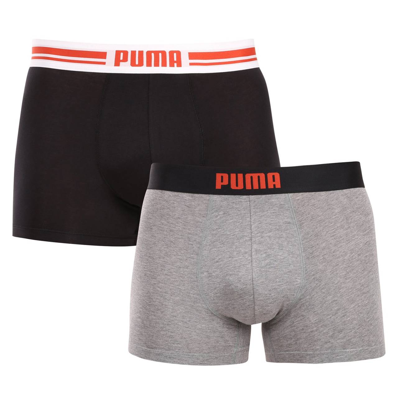 2PACK pánske boxerky Puma viacfarebné (701226763 013) L, trenky.
Užite si dokonalú kombináciu pohodlia a moderného štýlu s pánskymi boxerkami Puma.
Kvalitný materiál, ktorý vás nesklame
Boxerky sú vyrobené z prvotriednej bavlnenej zmesi s prímesou elastanu, ktorá zaručuje ich mäkkosť, priedušnosť a pružnosť.
Moderný dizajn a presný strih na každodenné nosenie
Nadčasové farebné prevedenie si nájde miesto v šatníku každého štýlového muža.
Prečo si kúpiť boxerky Puma

Štýlový a moderný dizajn: Minimalistický vzhľad s pohodlným elastickým pásom dodáva boxerkám elegantný štýl vhodný pre každého muža.
Kvalitný materiál: Zmes bavlny a elastanu poskytuje mäkkosť, priedušnosť a odolnosť, takže boxerky sa dokonale prispôsobia vášmu telu a dlho vydržia.
Presný strih a dokonalá podpora: Dlhšie nohavice poskytujú dostatočné krytie a zabraňujú odieraniu stehien.

Spodná bielizeň Puma sa hodí nielen športovcom
Značka Puma je známa po celom svete vďaka svojmu oblečeniu a spodnej bielizni, ktorú nosia slávni športovci.
Ako sa starať o boxerky Puma
Aby vám nové boxerky dlho vydržali, odporúčame dodržiavať tieto pokyny.

Pranie: Odporúčame prať pri maximálnej teplote 40 °C, aby sa zachovala kvalita materiálu.
Žehlenie: Nežehlite, aby ste nepoškodili elastické vlákna.
Sušenie: Neodporúča sa používať sušičku, aby boxerky nestratili svoju pružnosť a tvar.

Tip: Hľadanie obľúbenej spodnej bielizne môže byť beh na dlhé trate, preto chceme, aby vám obľúbené kúsky dlho vydržali.
