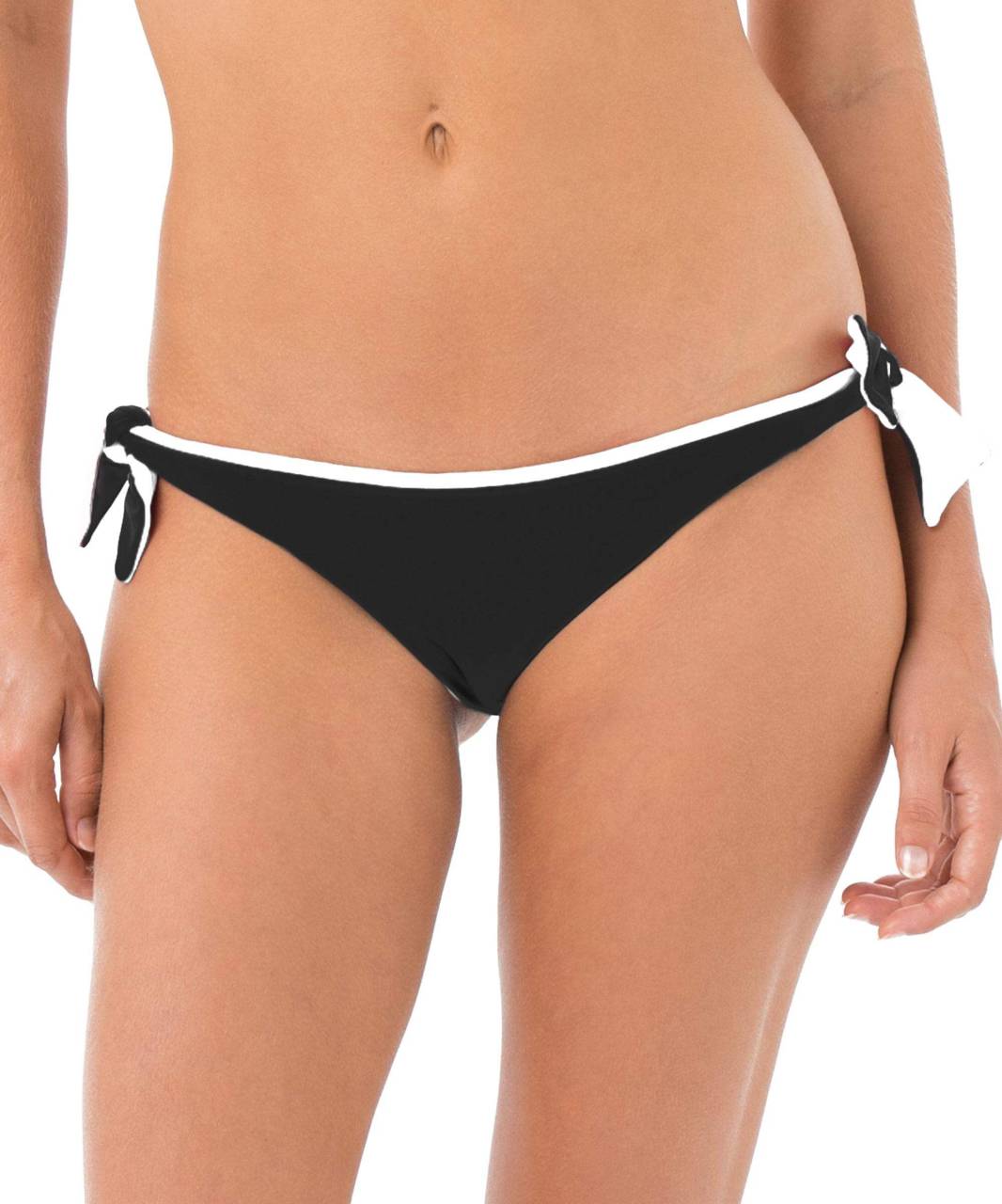 Dámske plavky 69SLAM spodný diel PLAIN BLACK REVERSIBLE (YLBPLN-BK) M.
Vnes do svojho dňa na pláži farbu, sebavedomie a hravosť – spodný diel dámskych plaviek 69SLAM vynikajú originálnym dizajnom, lichotivými strihmi a pohodlnými materiálmi.
Funkčné materiály, ktoré s vami držia krok
Plavky sú vyrobené z rýchloschnúcich, odolných a pružných materiálov – kombinácia nylonu a spandexu alebo polyesteru zaisťuje skvelé padnutie, pohodlie pri pohybe a dlhú životnosť.
Materiál je príjemný na dotyk a perfektne sedí, či už sa opaľujete, plávate alebo hráte plážový volejbal.
Ideálne na leto a športové aktivity
Plavky 69SLAM môžete používať:

na plávanie a opaľovanie,
na plážové športy,
v bazéne a na paddleboarde,
na festivaloch alebo pri relaxovaní v záhrade.

O značke 69SLAM
69SLAM je svetoznáma značka z Bali, ktorá prináša slobodu, hravosť a odvahu byť sám sebou do sveta plaviek, spodnej bielizne a voľnočasového oblečenia.
Ako sa starať o plavky

Pranie: Po každom použití ručne vyperte vlažnou vodou.
Sušenie: Nechajte plavky voľne uschnúť na tienistom mieste.
Žehlenie: Plavky nežehlite – vysoké teploty môžu nevratne poškodiť syntetické vlákna (nylon, polyester, spandex).

Tip: Vaše obľúbené spodné prádlo si zaslúži šetrné zaobchádzanie.