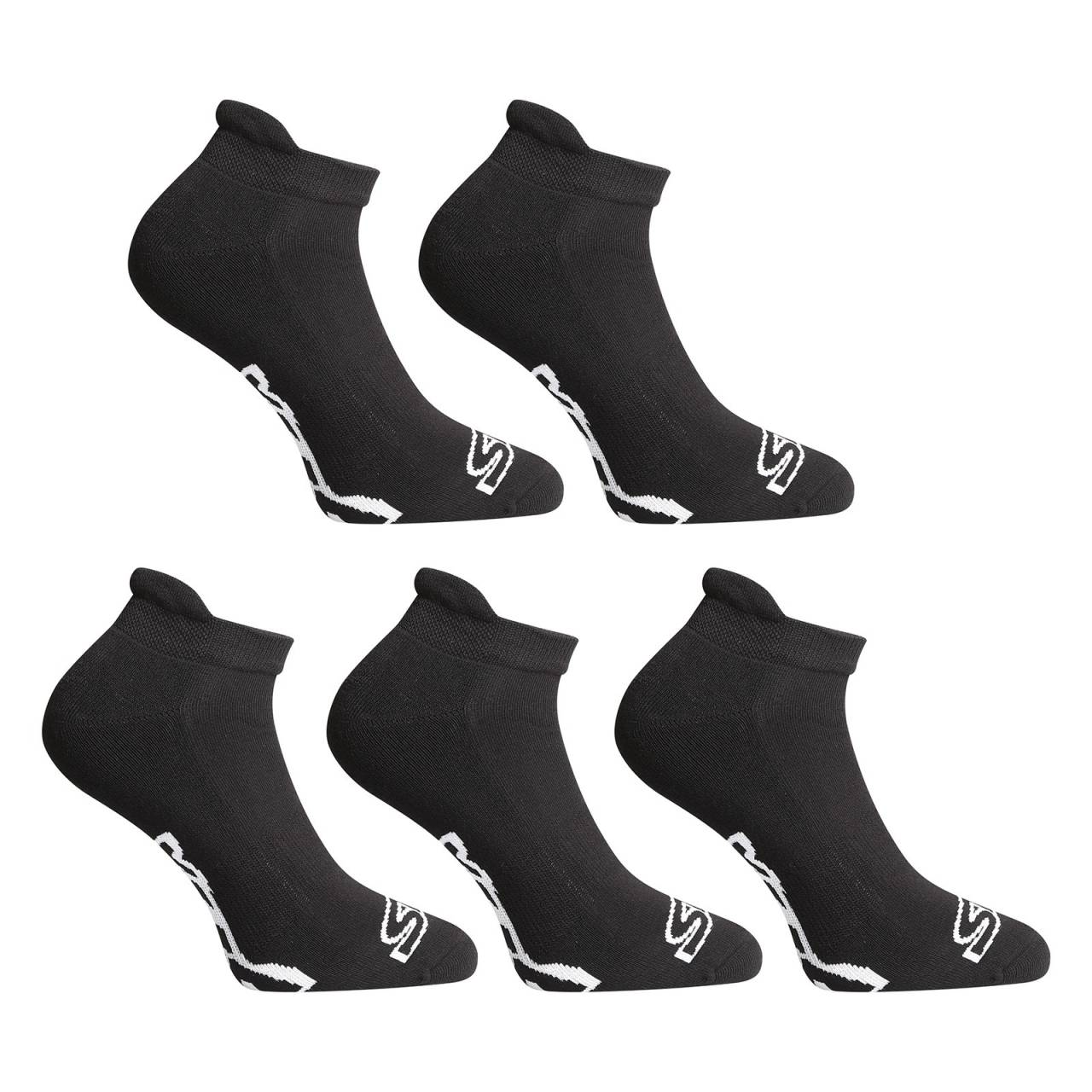 5PACK ponožky Styx nízke čierne (5HN960) S.
Doprajte si maximálne pohodlie s nízkymi ponožkami Styx, ktoré sú ideálne na každodenné nosenie.
Kvalitný materiál pre vaše celodenné pohodlie
Ponožky sú vyrobené z kombinácie bavlny a umelých vlákien.
Praktický a zároveň moderný dizajn a funkčnosť
Ponožky majú nízky strih, ktorý je ideálny na leto alebo na nosenie s teniskami.
Prečo by ste mali vyskúšať ponožky Styx

Česká výroba: Kvalitné spracovanie a materiály zaručujú dlhú životnosť.
Pohodlie a funkčnosť: Priedušné, pružné a dokonale padnúce ponožky.
Univerzálny dizajn: Čierna farba a nízky strih sa hodia k teniskám aj na šport.

Spodná bielizeň Styx patrí medzi najobľúbenejšie
Česká značka Styx je medzi zákazníkmi známa najmä vďaka svojej spodnej bielizni s neotrelými vzormi vo výrazných farbách.
Ako sa starať o ponožky Styx

Pranie.
Sušenie.
Žehlenie : Ponožky nežehlite - materiál nie je vhodný na žehlenie.

Tip: Staňte sa expertom na údržbu spodnej bielizne vďaka radám v našom článku a doprajte svojim obľúbeným kúskom starostlivosť, akú si zaslúžia.