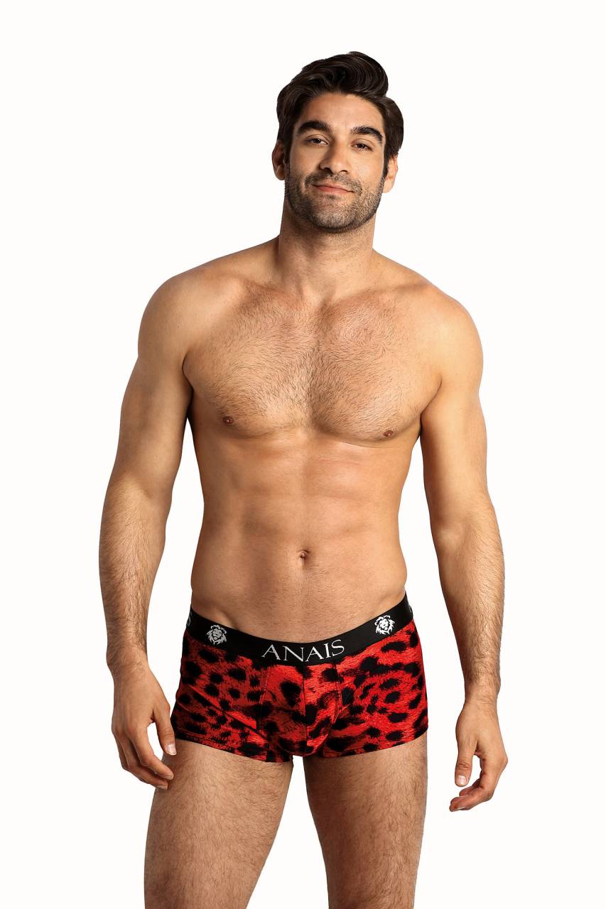 Pánske boxerky Anais viacfarebné (Savage Boxer) 3XL, trenky.
Zabudnite na nudu a dodajte svojmu outfitu štipku odvahy aj pod nohavicami!
Príjemný materiál, v ktorom sa budete cítiť dobre
Boxerky Anais sú vyrobené zo zmesi umelých vlákien – to znamená ľahkosť a pružnosť.
Moderný dizajn a štýl pre odvážnych mužov
Toto nie je žiadna nudná spodná bielizeň.
Prečo si boxerky Anais zaručene obľúbite

Odvážny dizajn, ktorý zaujme: Výrazné farby a vzory vás odlíšia od davu.
Ľahký, elastický materiál: Ideálny pre aktívny životný štýl, výborne sedí a odvádza vlhkosť.
Kratšie nohavičky pre maximálnu voľnosť pohybu: Skvelé na teplé dni aj pod úzke nohavice.

Sexy spodná bielizeň Anais pre odvážnych mužov
Značka pánskeho spodného prádla Anais sa špecializuje na výrazné kúsky, ktoré si obľúbia predovšetkým muži, ktorí sa neboja.
Ako sa starať o boxerky Anais
Aby ti tvoje obľúbené boxerky robili radosť čo najdlhšie, odporúčame dodržiavať nasledujúce pokyny na údržbu.

Pranie: Per na maximálne 30 °C.
Sušenie: Nesuš v sušičke.
Žehlenie: Nežehli – materiál je odolný voči pokrčeniu a žehlením by sa mohol poškodiť.

Tip: Vaše obľúbené spodné prádlo si zaslúži jemné zaobchádzanie.