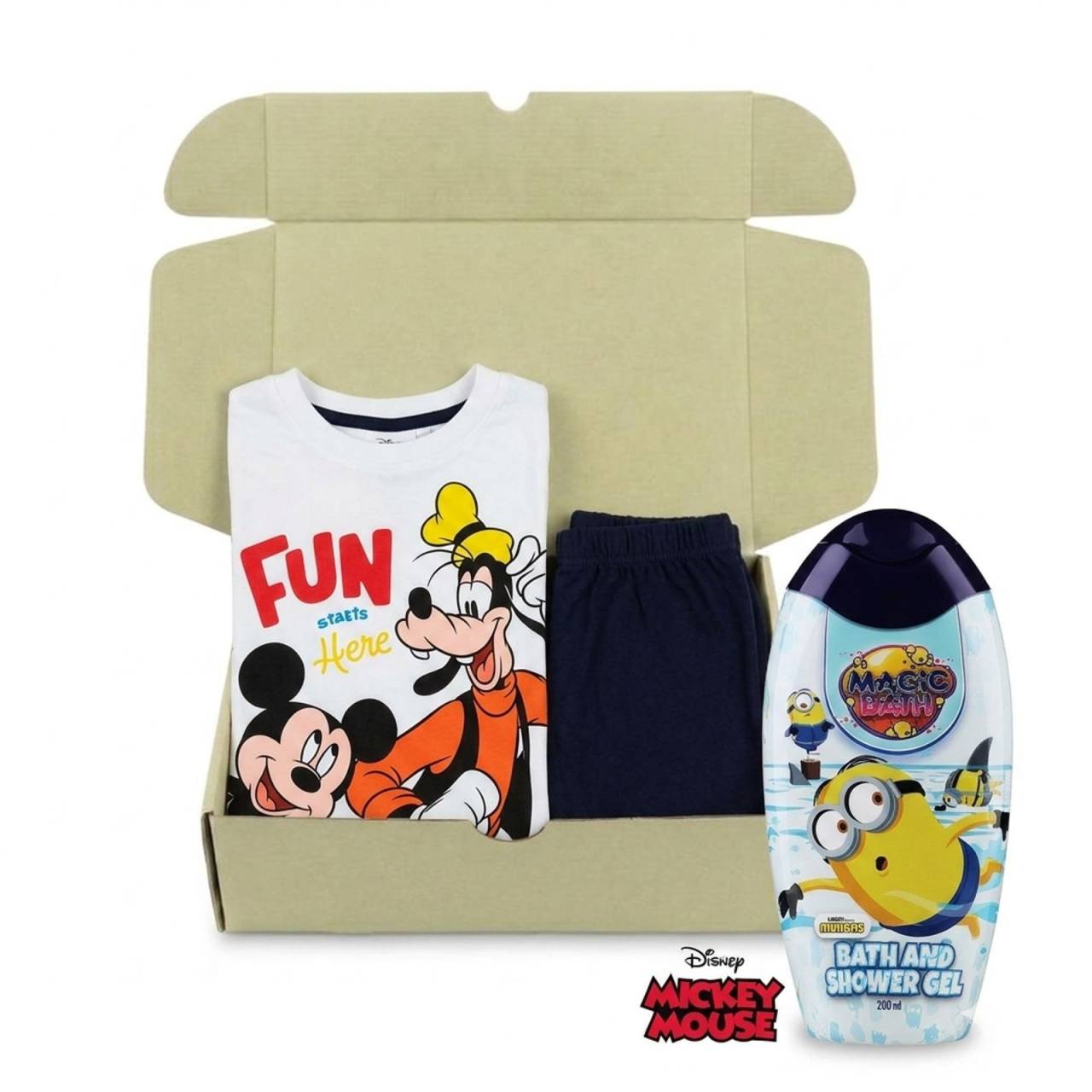 Chlapčenská darčková sada pyžamo Mickey a sprchový gél Mimoni (2TAKJT1) 98/104.
Ukážte svojim deťom, že aj každodenná hygiena a obliekanie môžu byť veľkou zábavou!
Čo obsahuje darčeková sada pre deti?

Štýlové nočné prádlo: Podľa výberu sady v balení nájdeš pohodlné detské pyžamo.


Detskú kozmetiku: Sprchový gél alebo šampón s hravým dizajnom, ktorý premení kúpanie na voňavé dobrodružstvo.

Kvalitné materiály pre maximálne pohodlie
Dbáme na to, aby sa deti v oblečení cítili skvele po celý deň aj noc.

Pyžamo: Má vysoký podiel bavlny, takže je priedušné a príjemné na dotyk.

Jemná starostlivosť pre malých nezbedníkov
Priložená detská kozmetika má šetrné zloženie.
Zloženie: Aqua, Sodium Laureth Sulfate, Cocamidopropyl Betaine, Sodium Chloride, Glycerin, Parfum, Sodium Benzoate, Potassium Sorbate.
Prečo chceš práve túto darčekovú sadu?

Hrdinovia na dosah: Deti milujú rozprávkových hrdinov.


Praktickosť: Vyriešiš darček, ktorý je nielen pekný, ale dieťa ho skutočne využije.


Univerzálnosť: Nájdeš varianty pre chlapcov aj dievčatá v rôznych veľkostiach.


Hotové balenie: Krabička vyzerá skvele a šetrí ti čas.

Ako sa starať o oblečenie zo sady

Pranie: Per na 30 °C naruby, aby farby a potlače vydržali čo najdlhšie.


Sušenie: Ideálne nechajte uschnúť na vzduchu, vyhnite sa sušičke.


Žehlenie: Neodporúčame – môže poškodiť potlače aj pružnosť materiálu.

Doprajte deťom darček, ktorý spája obľúbené rozprávky s maximálnym pohodlím.
