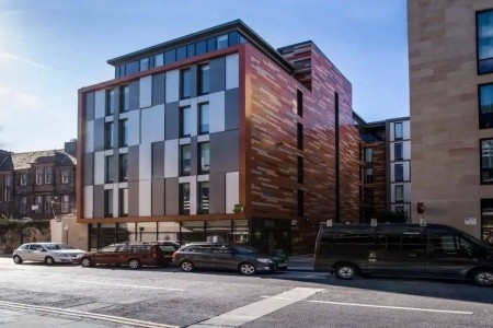 Veľká Británia Edinburgh Hub By Premier Inn Edinburgh Royal Mile 5 dňový pobyt Raňajky Letecky Letisko: Viedeň January 2027 ( 2/01/26- 6/01/27)