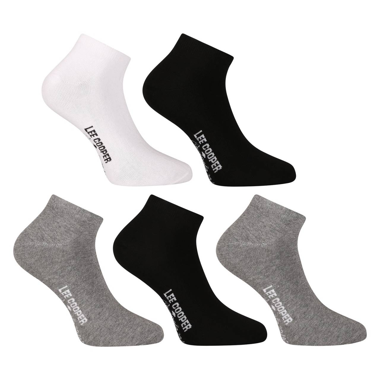 5PACK ponožky Lee Cooper nízke viacfarebné (PO41031-1) M.
Doprajte si britskú kvalitu a štýl s nízkymi členkovými ponožkami Lee Cooper.
Pohodlné materiály na každodenné nosenie
Ponožky Lee Cooper sú vyrobené zo zmesi kvalitných materiálov, ktoré zaručujú pohodlie a odolnosť.
Minimalistický dizajn sa hodí ku každému oblečeniu
Ponožky Lee Cooper majú štýlový a jednoduchý dizajn, ktorý je vhodný na akúkoľvek činnosť.
Prečo si vybrať ponožky Lee Cooper?

Pohodlie a kvalita: bavlnený materiál je jemný k pokožke a zaručuje celodenné pohodlie.
Štýlový dizajn: elegantný a minimalistický hladký vzhľad vylepší každý outfit.
Univerzálnosť: Ideálne na každodenné nosenie a športové aktivity.

Spodná bielizeň Lee Cooper sa vám hodí v každej situácii
Britská značka Lee Cooper je známa po celom svete a jej portfólio je naozaj široké.
Ako sa starať o svoje nové obľúbené ponožky
Aby vám ponožky Lee Cooper vydržali čo najdlhšie, odporúčame dodržiavať tieto pokyny:

Pranie: Perte v práčke pri maximálnej teplote 30 °C.
Sušička: Sušičku nesušte v bubnovej sušičke, nepoužívajte bielidlá a vyhnite sa chemickému čisteniu.
Žehlenie: ponožky sa nemusia žehliť.

Tip: Staňte sa expertom na údržbu spodnej bielizne vďaka tipom v našom článku a doprajte svojim obľúbeným kúskom starostlivosť, akú si zaslúžia.