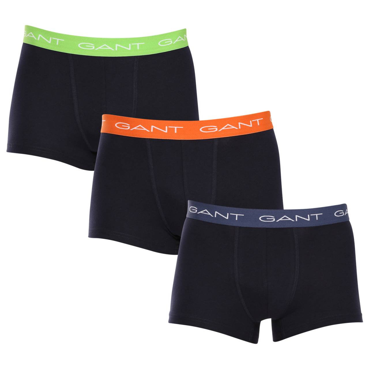 3PACK pánske boxerky Gant čierné (902343003-378) M, trenky.
Stavte na pohodlie a nadčasový vzhľad s pánskymi boxerkami GANT v nadčasovej farebnej kombinácii.
Prvotriedny materiál pre každodenné pohodlie
Boxerky sú vyrobené z kvalitnej zmesi bavlny a elastanu.
Moderný dizajn do práce aj na večerné rande
Jednoduchý dizajn dopĺňa vytkávaná guma v páse s logom GANT, ktorý je mäkký a netlačí.
Prečo by ste určite mali vyskúšať boxerky GANT

Kvalitný materiál a pohodlný strih:Mäkká bavlna s elastanom zaručuje pohodlie a skvelý strih.
Štýlový minimalistický dizajn: Klasické farebné prevedenie a vyšívané elastické logo pôsobia elegantne a moderne.
Univerzálnosť: Ideálne na každodenné nosenie, do práce, na šport aj na voľný čas.

Spodná bielizeň GANT pre štýlových mužov
Od roku 1949 je značka GANT synonymom precízneho remeselného spracovania a kvalitných materiálov.
Ako sa starať o pánske boxerky GANT
Aby vám spodná bielizeň dlho vydržala v skvelom stave, odporúčame dodržiavať tieto tipy.

Perte: Per ich pri maximálnej teplote 40 °C.
Sušenie: Boxerky môžeš sušiť v sušičke - odporúčame nastaviť šetrný program na nižšiu teplotu.
Žehlenie: Ak je to potrebné, môžeš ich žehliť na nízku teplotu, ideálne naruby.

Tip: Nájsť ten správny kus spodnej bielizne, ktorý vám dokonale padne, môže byť náročné.