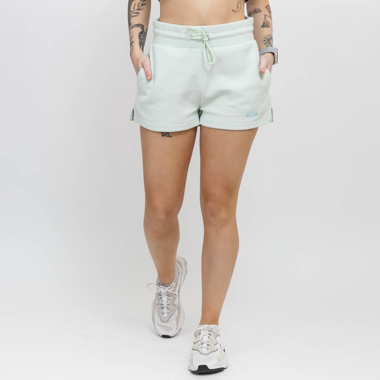 Guess emely short s.