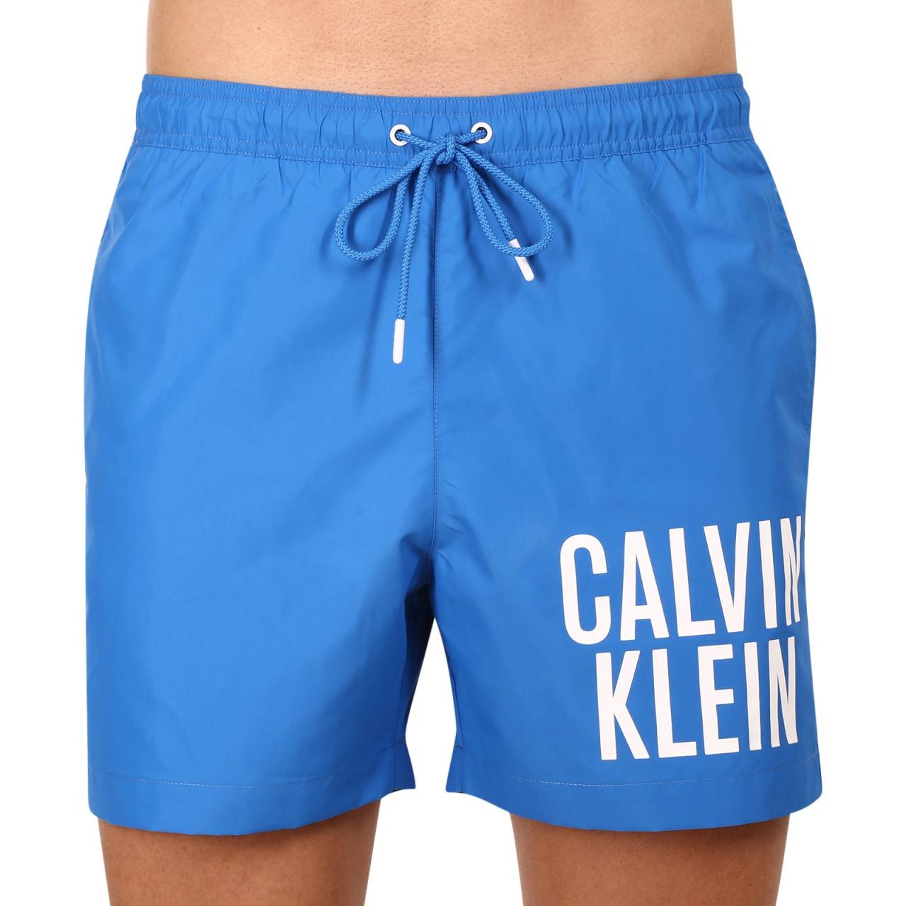 Pánske plavky Calvin Klein modré (KM0KM00794 C4X) M.
Hľadáš plavky na kúpalisko, k moru, na párty, alebo len tak na nosenie?