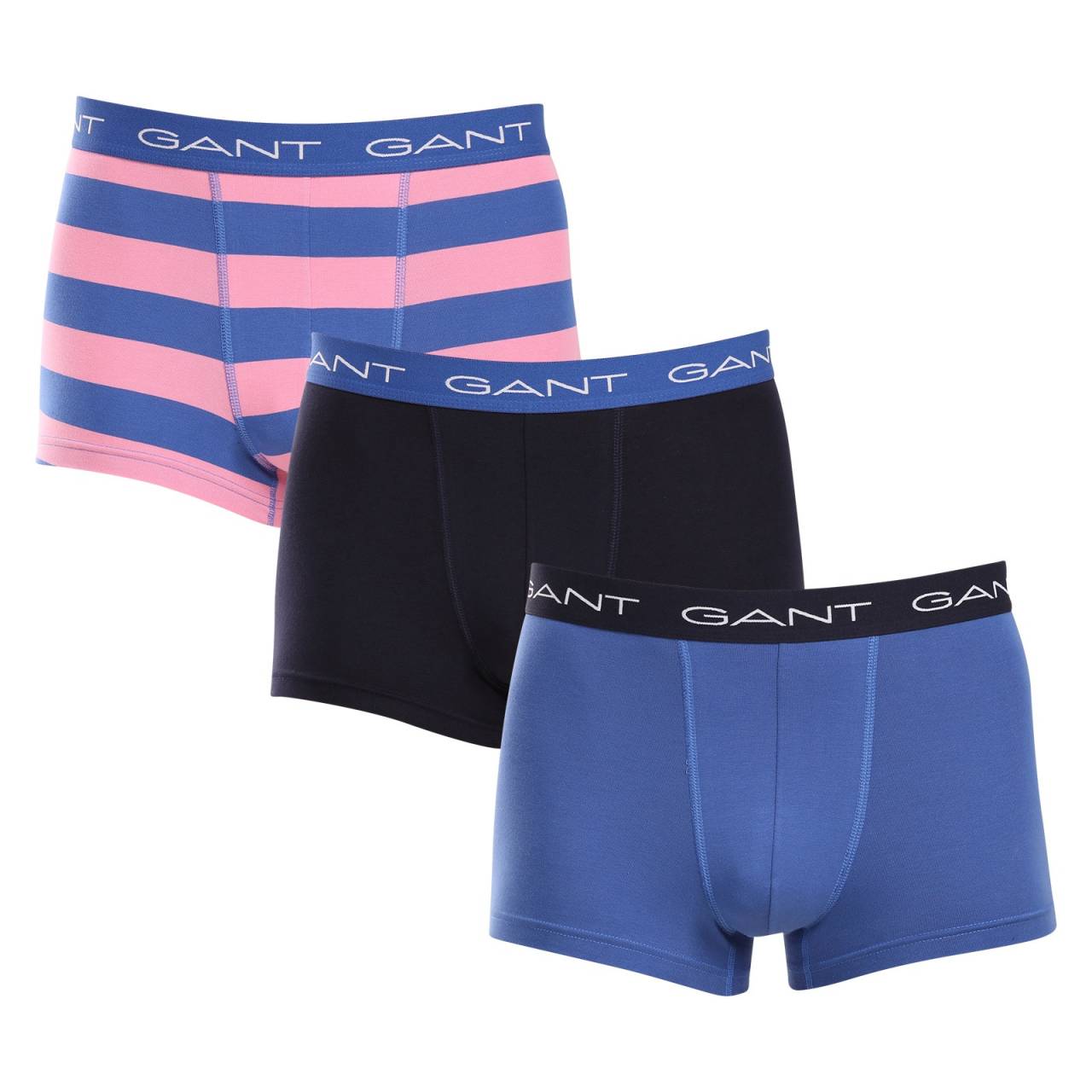 3PACK pánske boxerky Gant viacfarebné (902423013-407) XL, trenky.
Stavte na pohodlie a nadčasový vzhľad s pánskymi boxerkami GANT v nadčasovej farebnej kombinácii.
Prvotriedny materiál pre každodenné pohodlie
Boxerky sú vyrobené z kvalitnej zmesi bavlny a elastanu.
Moderný dizajn do práce aj na večerné rande
Jednoduchý dizajn dopĺňa vytkávaná guma v páse s logom GANT, ktorý je mäkký a netlačí.
Prečo by ste určite mali vyskúšať boxerky GANT

Kvalitný materiál a pohodlný strih:Mäkká bavlna s elastanom zaručuje pohodlie a skvelý strih.
Štýlový minimalistický dizajn: Klasické farebné prevedenie a vyšívané elastické logo pôsobia elegantne a moderne.
Univerzálnosť: Ideálne na každodenné nosenie, do práce, na šport aj na voľný čas.

Spodná bielizeň GANT pre štýlových mužov
Od roku 1949 je značka GANT synonymom precízneho remeselného spracovania a kvalitných materiálov.
Ako sa starať o pánske boxerky GANT
Aby vám spodná bielizeň dlho vydržala v skvelom stave, odporúčame dodržiavať tieto tipy.

Perte: Per ich pri maximálnej teplote 40 °C.
Sušenie: Boxerky môžeš sušiť v sušičke - odporúčame nastaviť šetrný program na nižšiu teplotu.
Žehlenie: Ak je to potrebné, môžeš ich žehliť na nízku teplotu, ideálne naruby.

Tip: Nájsť ten správny kus spodnej bielizne, ktorý vám dokonale padne, môže byť náročné.