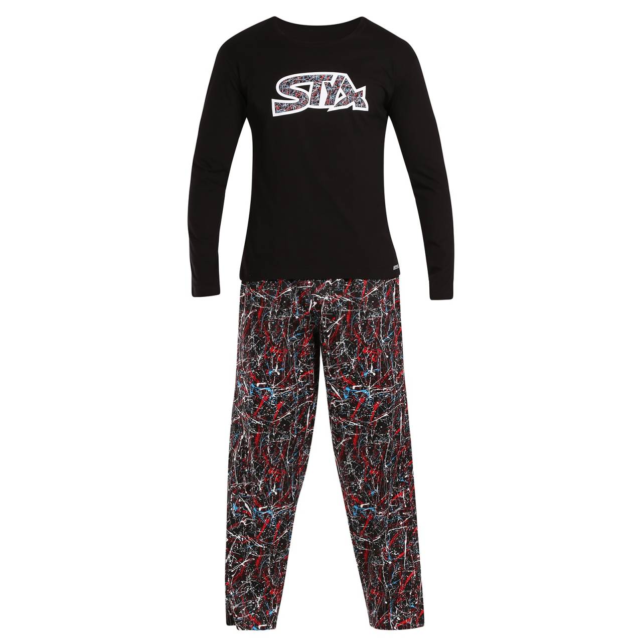 Pijama de hombre Styx Jáchym (PDP1653) M.
¿Quiere disfrutar del máximo confort al dormir y relajarse en casa?
Materiales de calidad para el máximo confort
Los pijamas de hombre Styx están confeccionados con materiales de primera calidad que garantizan la comodidad durante toda la noche.
Ajuste cómodo y diseño moderno
El corte del pijama Styx está diseñado para ofrecer la máxima comodidad.
¿Por qué elegir el pijama de hombre Styx?

Materiales de primera calidad: Algodón satinado para los pantalones, algodón suave para la camisa.
Ajuste cómodo: Libertad de movimientos y máximo confort.
Producción checa: Garantía de calidad y apoyo a los productos locales.

Calidad de la República Checa: así es la ropa interior Styx
La marca Styx cuenta con más de 30 años de experiencia en la fabricación de lencería y ropa de hogar de calidad.
¿Cómo cuidar el pijama Styx?

Lavandería: Lavar a 30 °C con detergente suave.
Secado: Lo mejor es dejar que se seque libremente, sin pasar por la secadora.
Planchado: Si es necesario, planchar del revés a fuego lento.

Consejo: Conviértete en una experta en mantenimiento de lencería con los consejos de nuestro artículo y dale a tus prendas favoritas el cuidado que se merecen.
