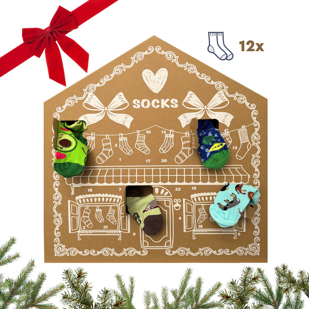 Calendrier de l'Avent 12x chaussettes pour enfants Dedoles (24DXV2) 27/30.
Profitez de la période précédant Noël d'une manière très amusante avec notre calendrier de l'Avent, dans lequel vous trouverez 24 pièces de chaussettes Dedoles aux couleurs vives et aux motifs amusants.
Les chaussettes joyeuses vous donneront le sourire tout au long de l'année.
Retournez dans votre enfance et attendez avec impatience la venue du Père Noël en portant les joyeuses chaussettes Dedoles.
Que contient le calendrier de l'Avent ?
12 paires de chaussettes Dedoles dans la taille choisie.
Les sous-vêtements Dedoles aux motifs joyeux amusent tout le monde
Les amusantes chaussettes Dedoles viennent de Slovaquie, mais leurs couleurs et leurs motifs amusent toute l'Europe.
Comment entretenir les chaussettes Dedoles
Pour que vos nouvelles chaussettes préférées durent longtemps, nous vous recommandons de suivre les recommandations suivantes.

Blanchisserie: Nous recommandons de laver les chaussettes à 40°C.


Séchage: Le sèche-linge n'est pas recommandé pour ces chaussettes.


Repassage: Les chaussettes ne nécessitent pas de repassage, ce qui vous permet de gagner du temps lors de leur entretien.

Conseil : Devenez un expert de l'entretien de la lingerie grâce aux conseils de notre article et donnez à vos pièces préférées le soin qu'elles méritent.